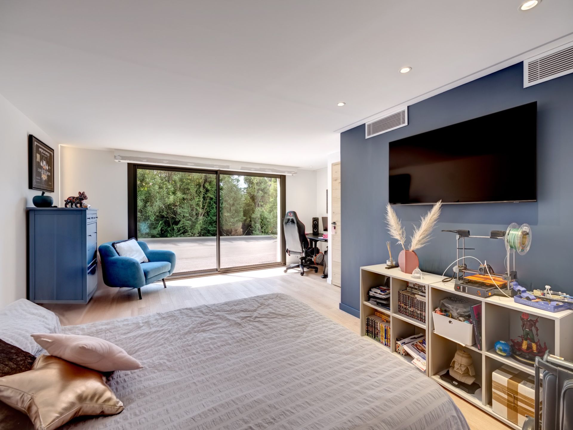 contemporary house 7 Rooms for sale on OPIO (06650)