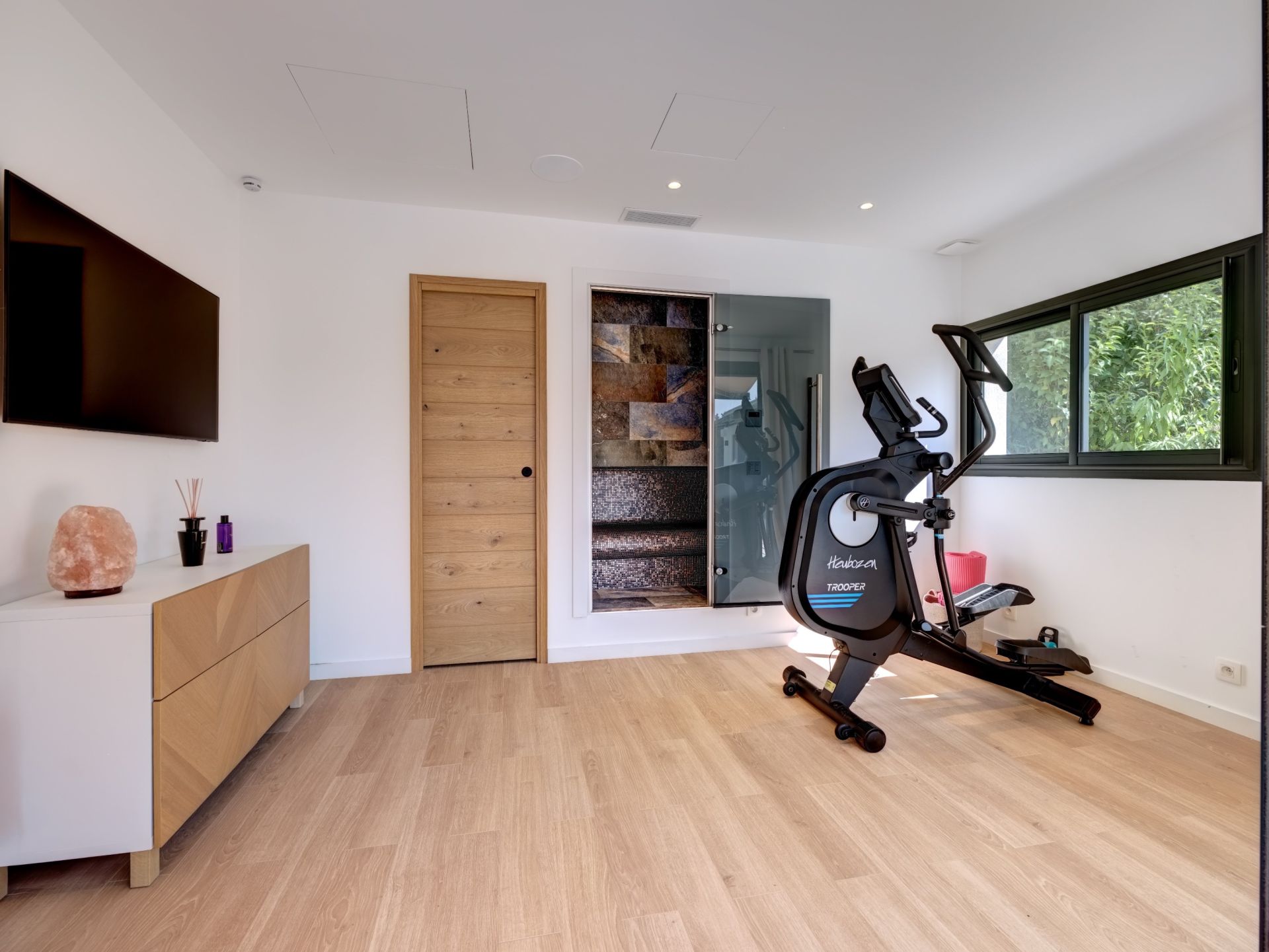 contemporary house 7 Rooms for sale on OPIO (06650)