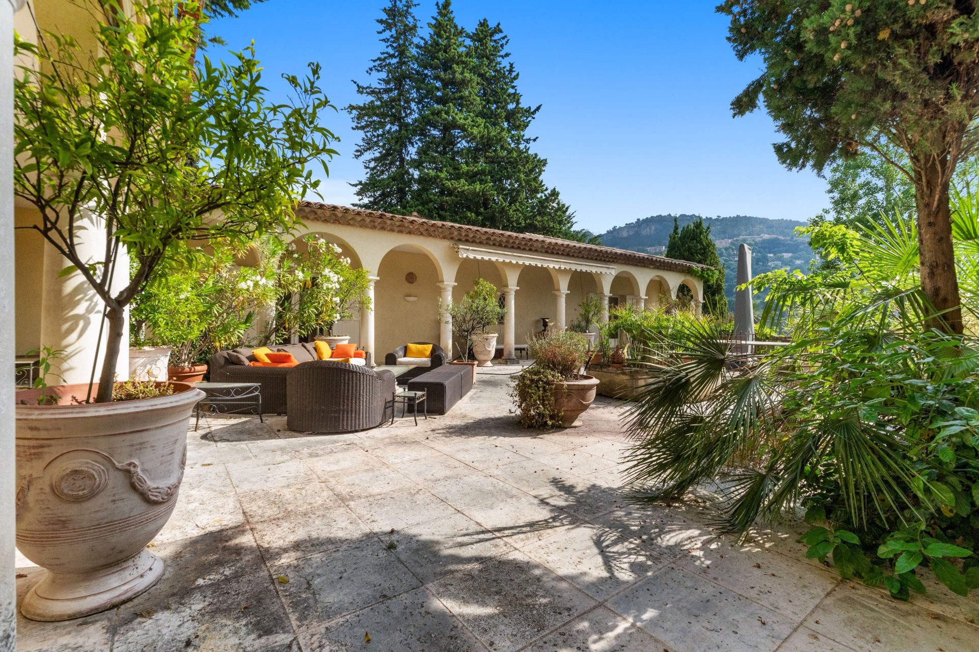 villa 7 Pièces en vente sur GRASSE (06130)
