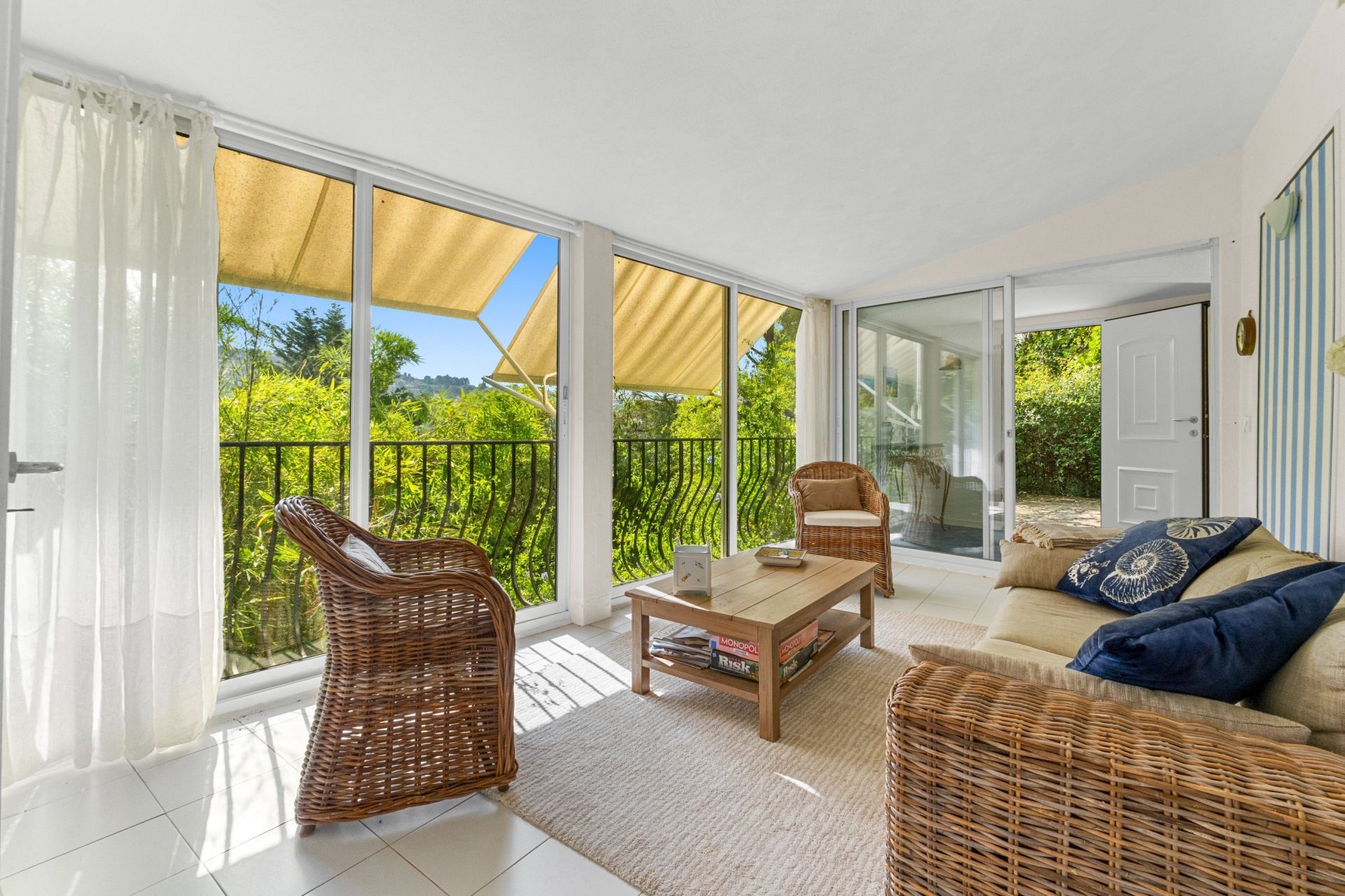 villa 7 Rooms for sale on GRASSE (06130)