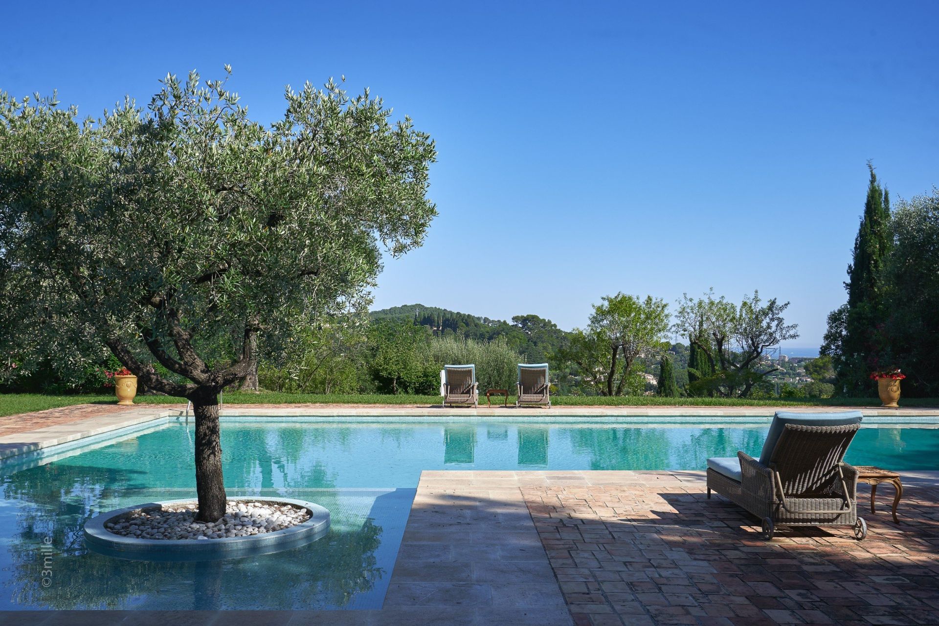 maison de maître 20 Pièces en vente sur MOUGINS (06250)