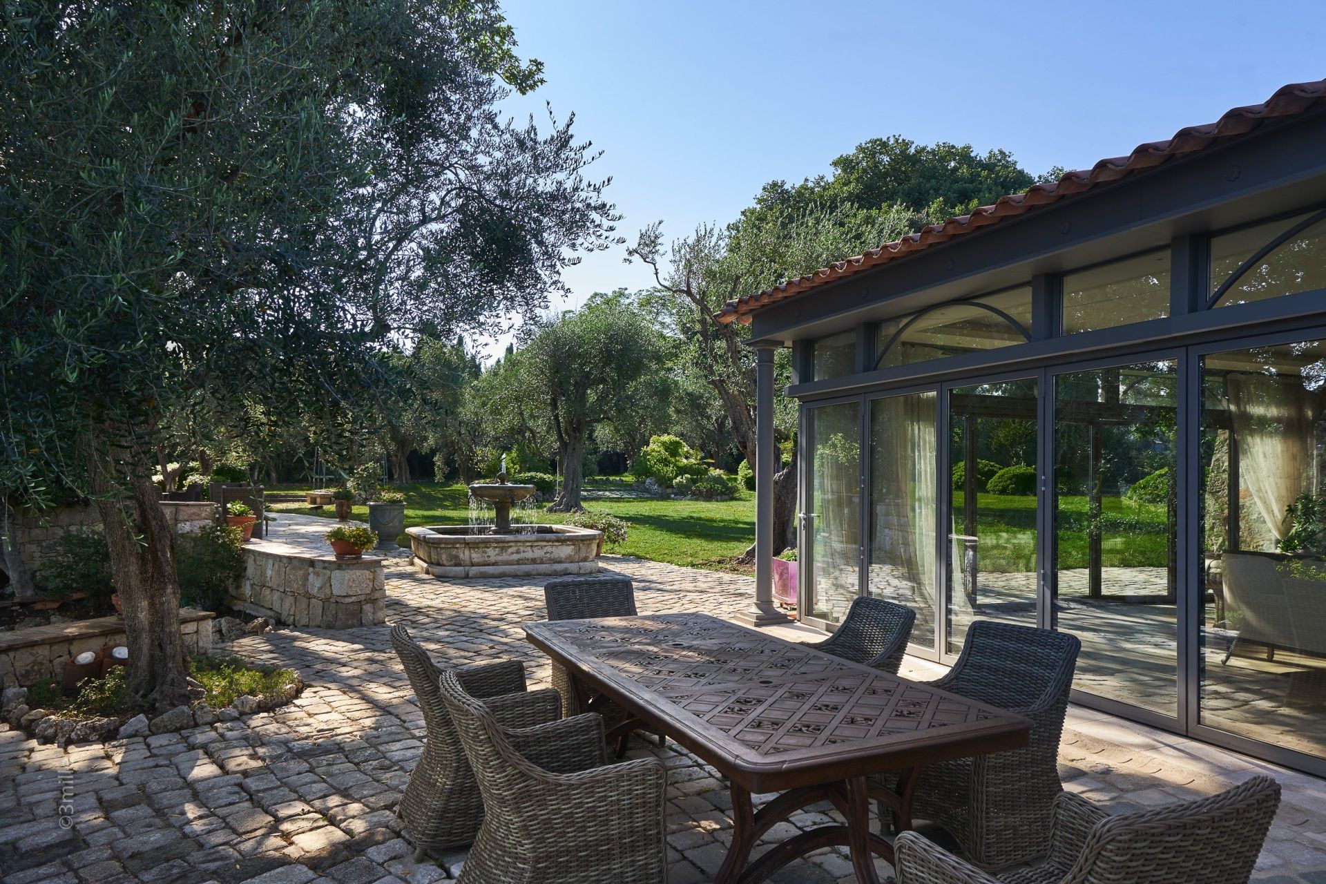 mansion 20 Rooms for sale on MOUGINS (06250)