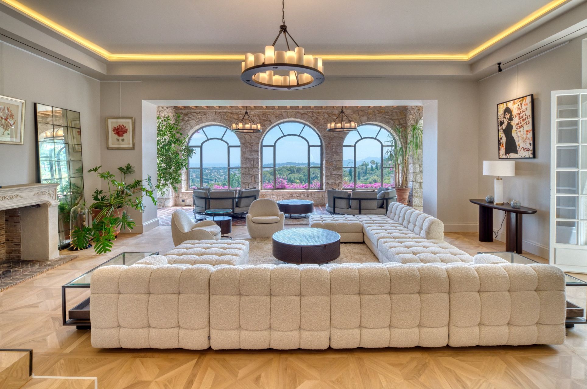 mansion 20 Rooms for sale on MOUGINS (06250)