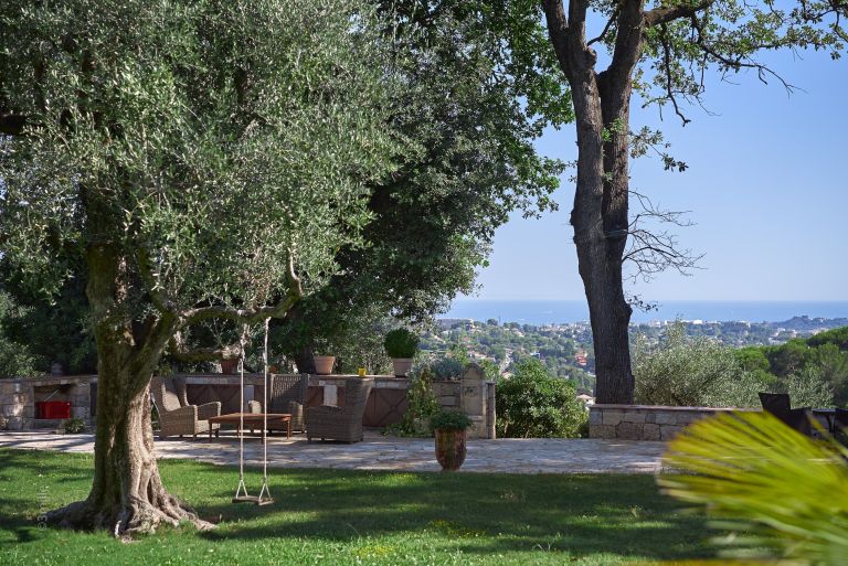 maison de maître 20 Pièces en vente sur MOUGINS (06250)