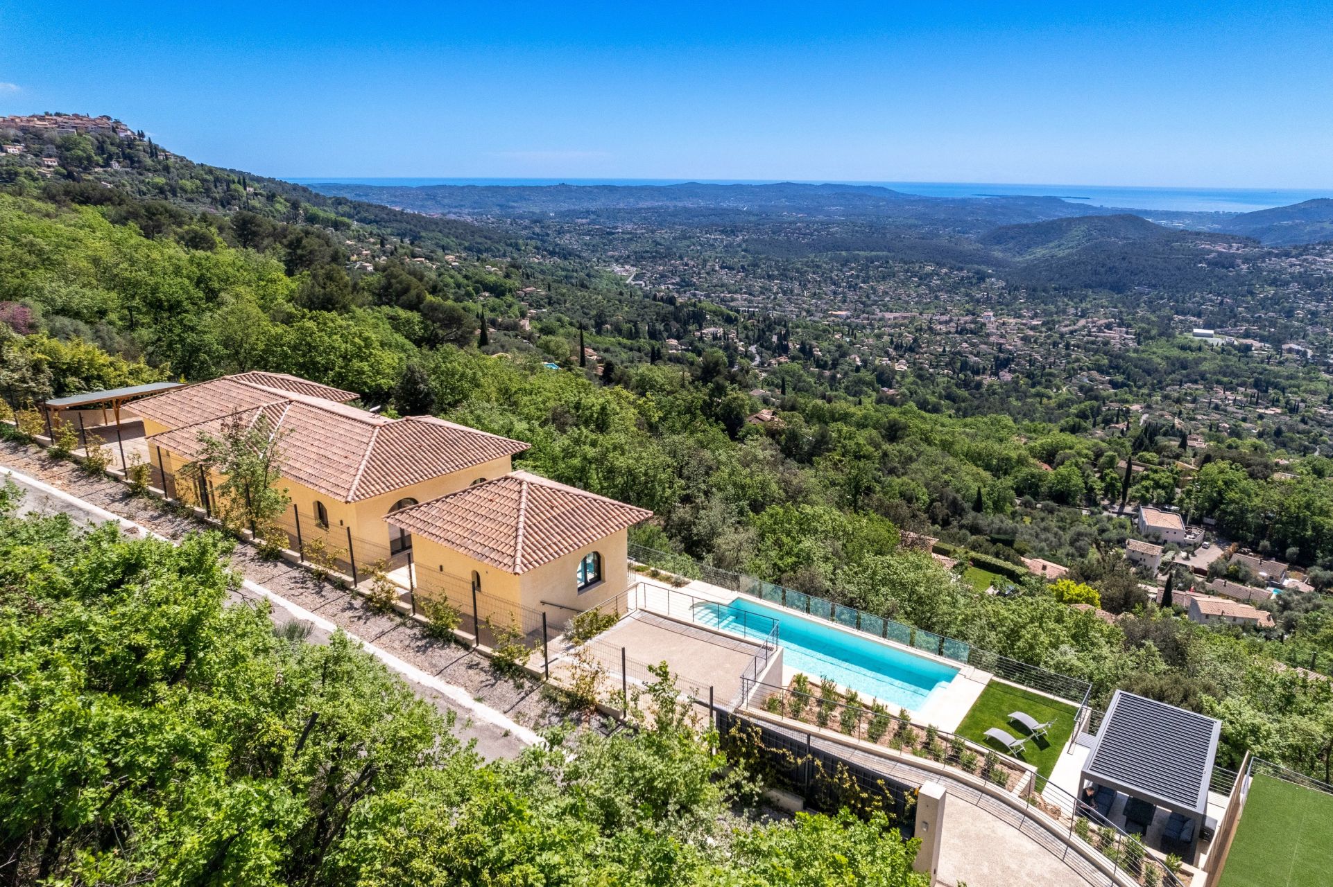 villa 8 Rooms for sale on SPERACEDES (06530)