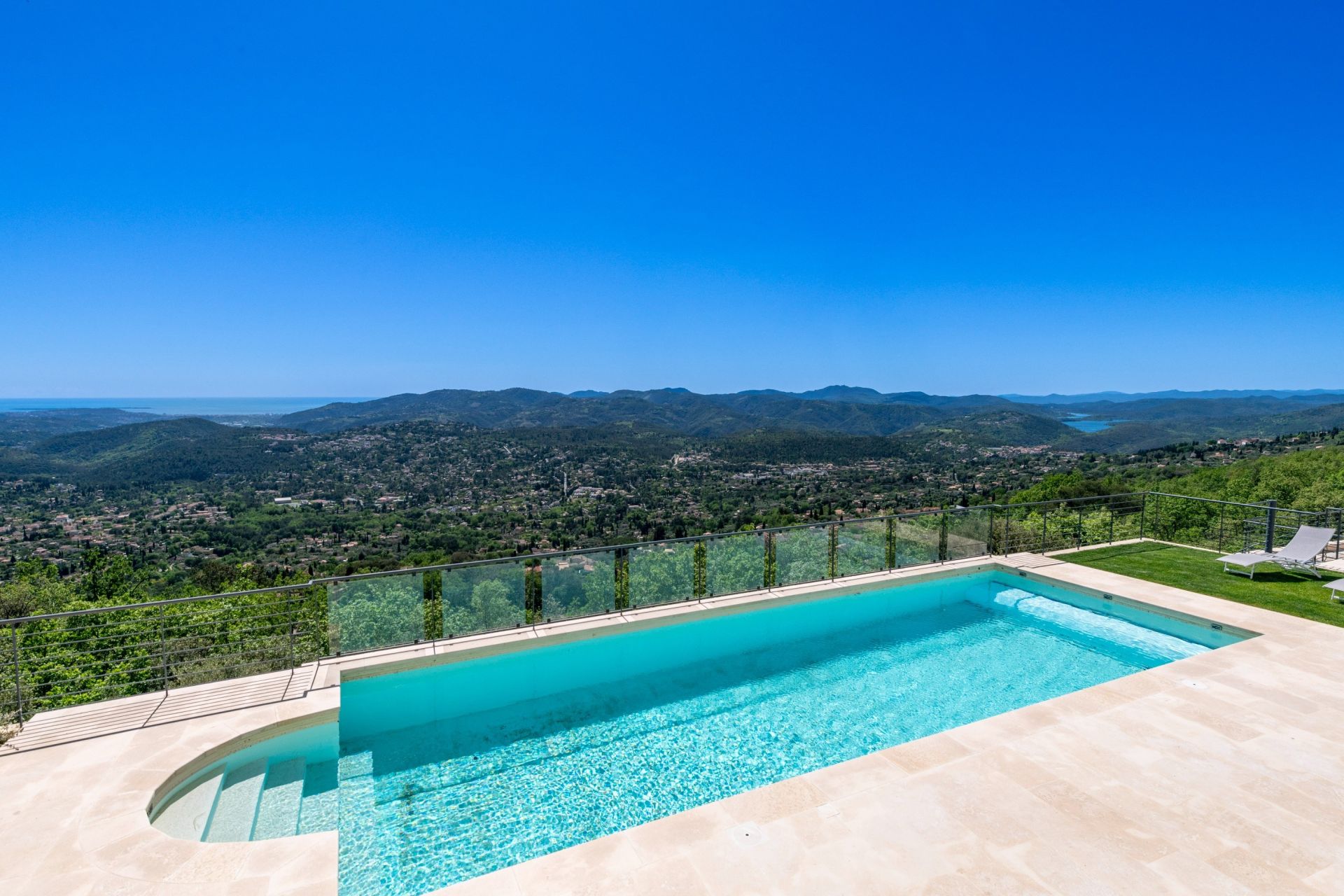 villa 8 Rooms for sale on SPERACEDES (06530)