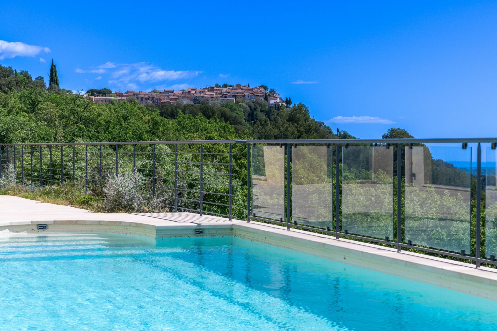 villa 8 Rooms for sale on SPERACEDES (06530)