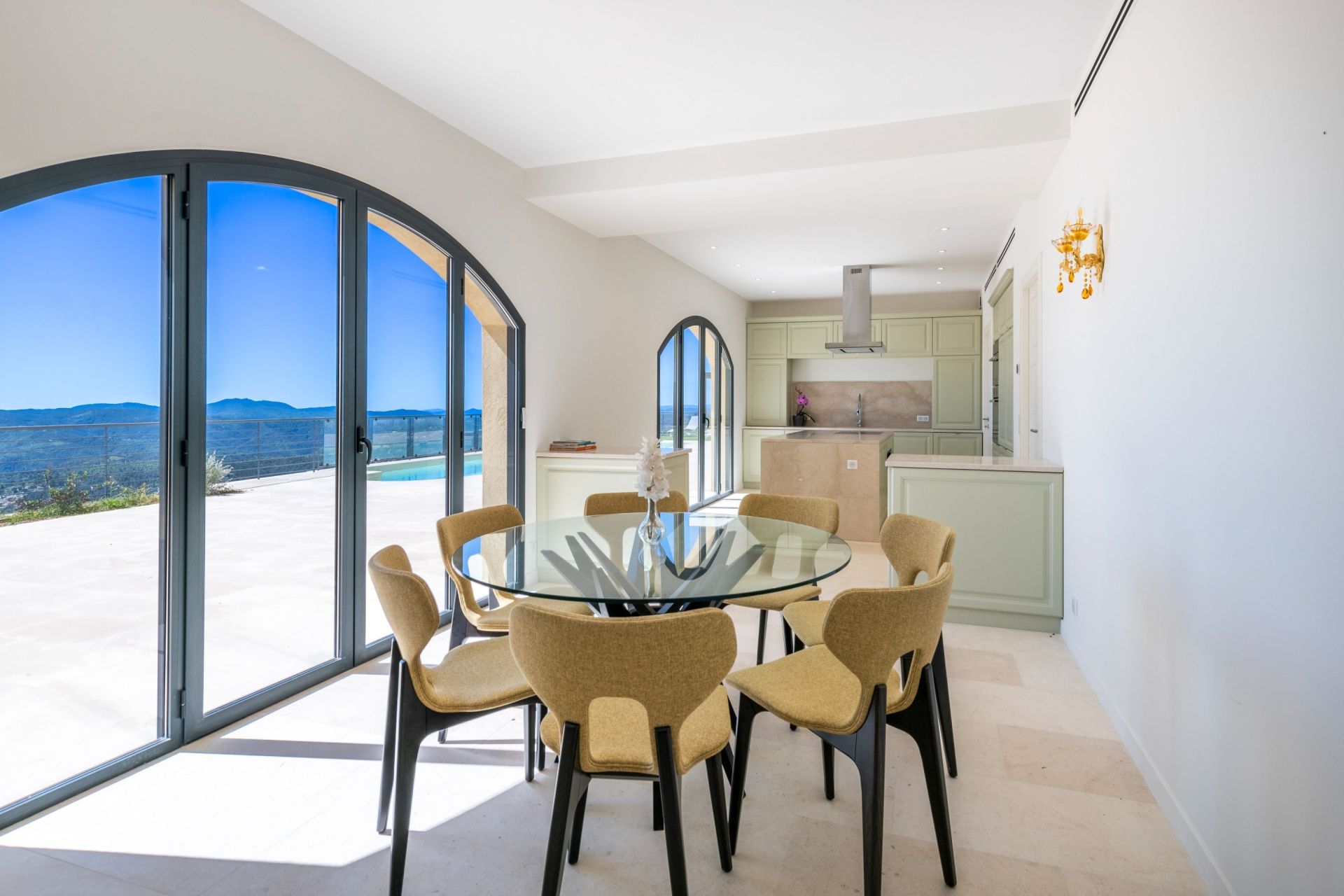 villa 8 Pièces en vente sur SPERACEDES (06530)