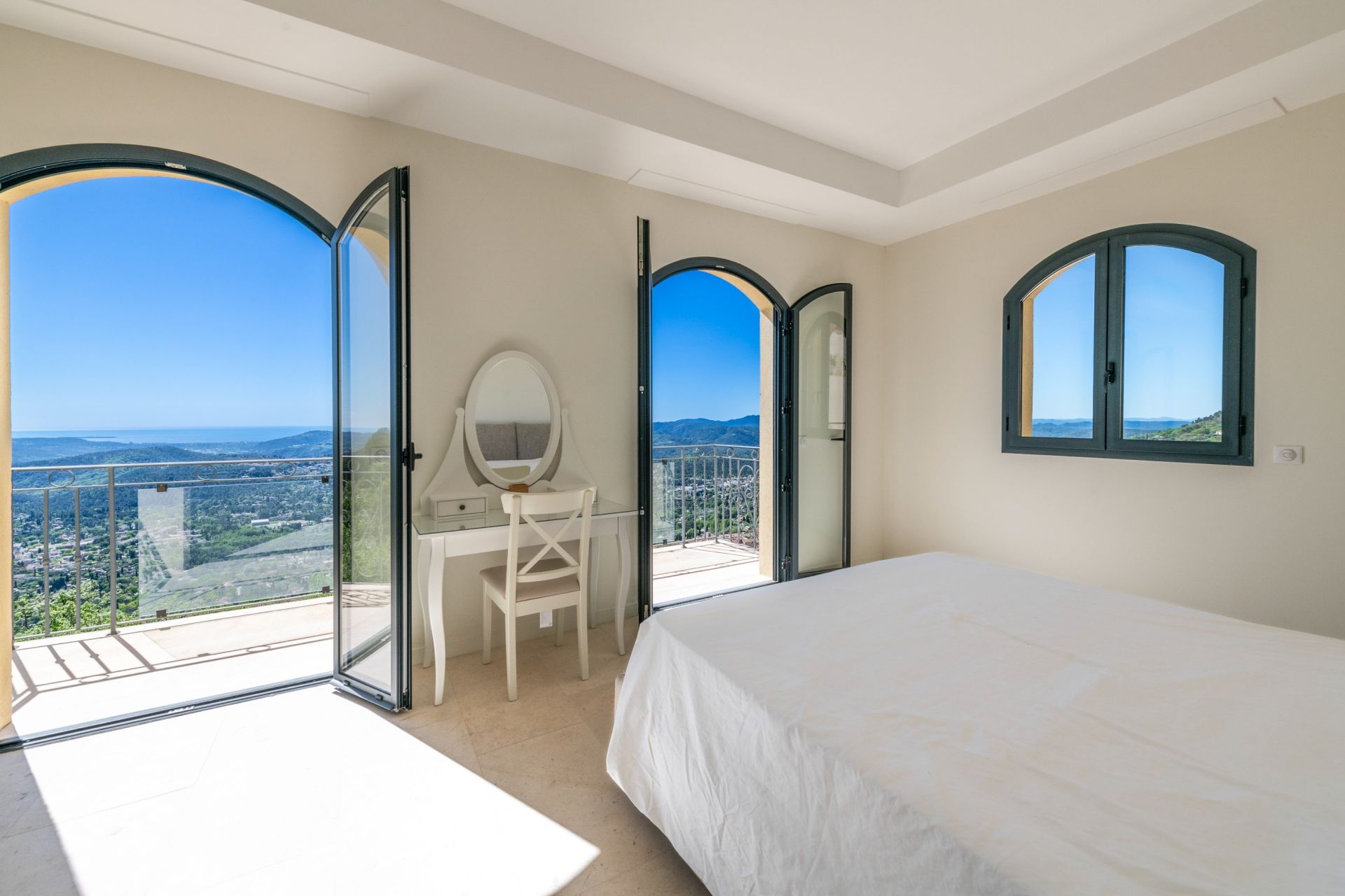 villa 8 Pièces en vente sur SPERACEDES (06530)