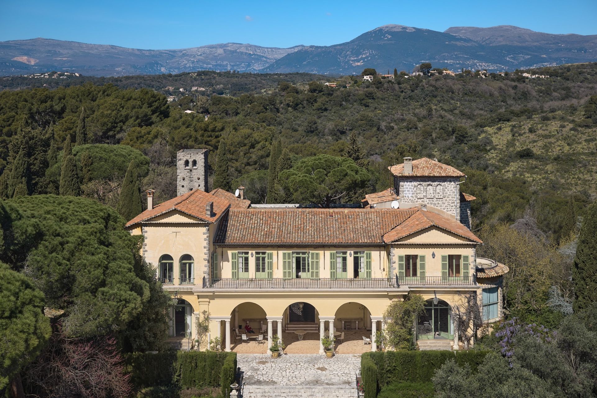 château 39 Pièces en vente sur BIOT (06410)