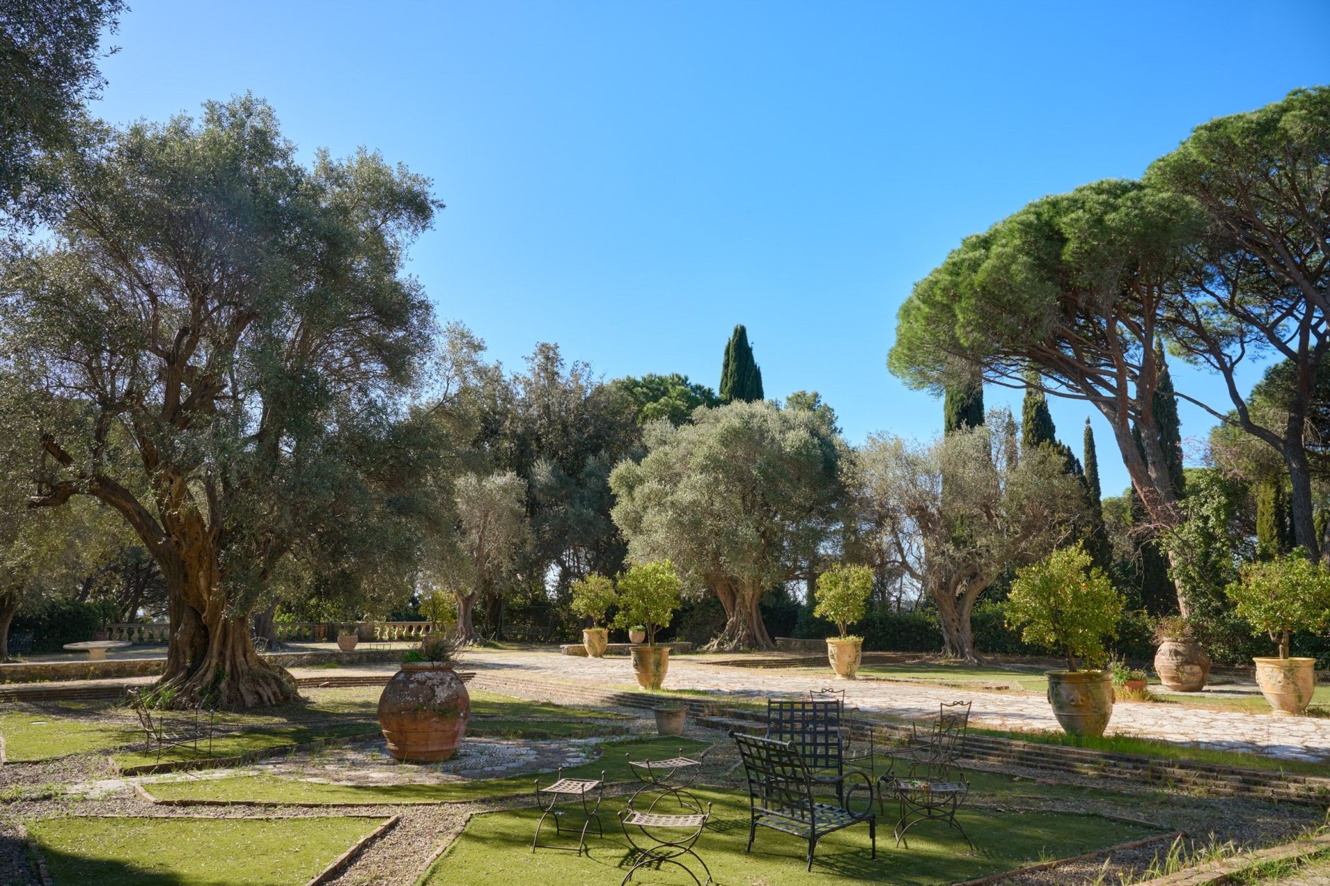 château 39 Pièces en vente sur BIOT (06410)