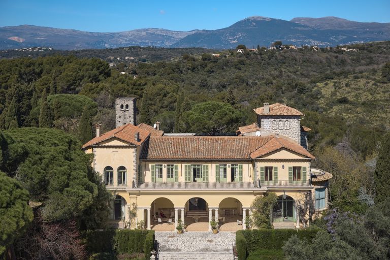 château 39 Pièces en vente sur BIOT (06410)