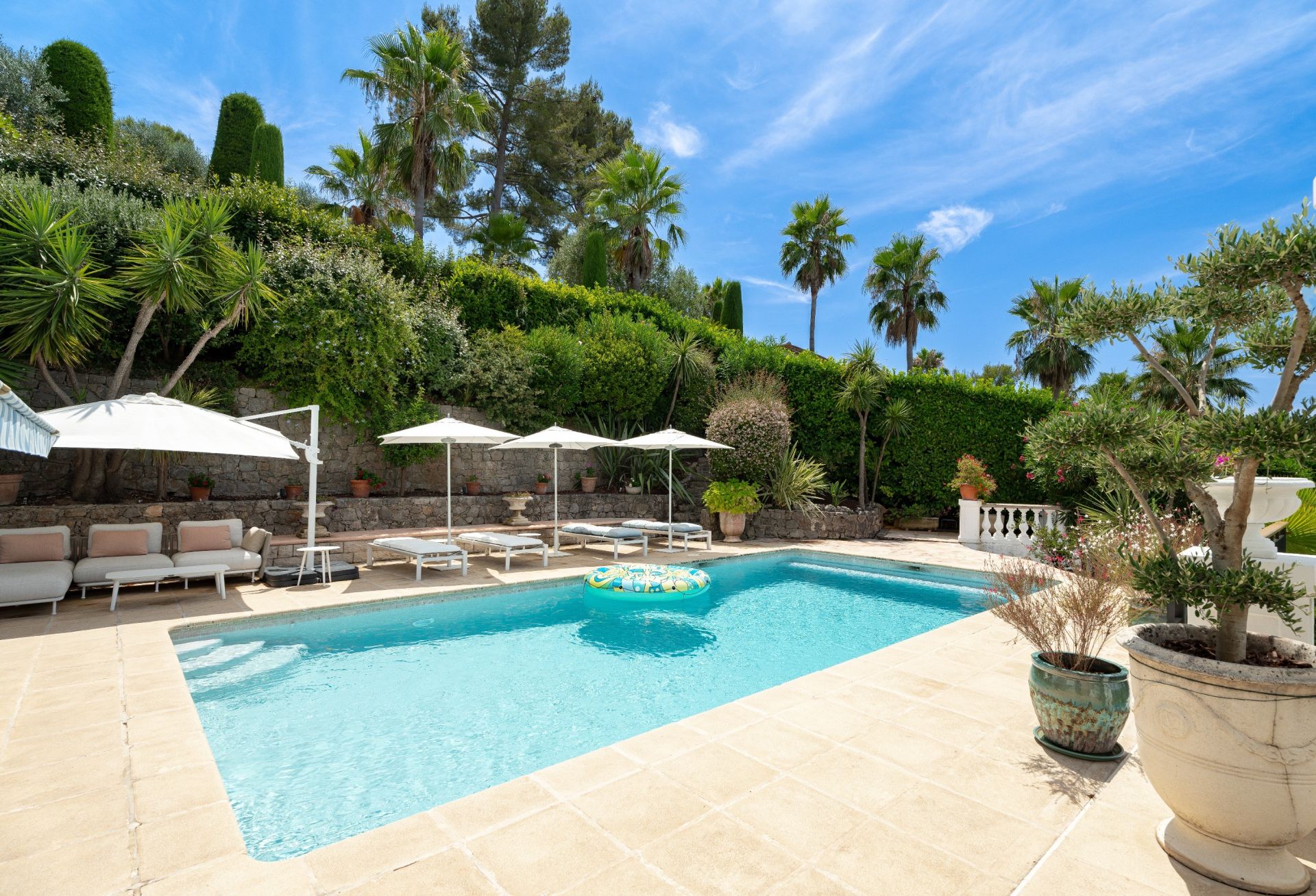villa 9 Pièces en vente sur MOUGINS (06250)