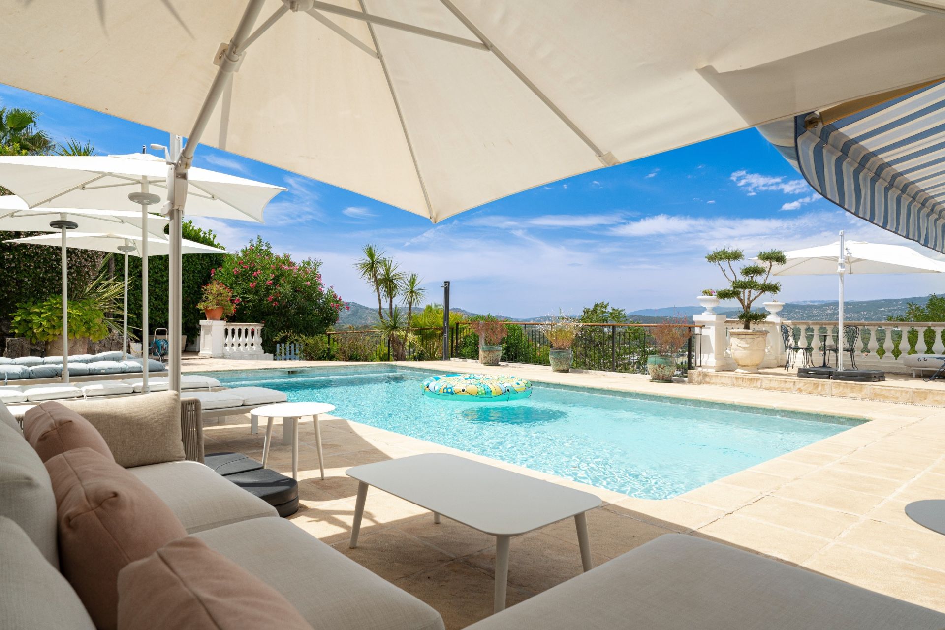 villa 9 Pièces en vente sur MOUGINS (06250)