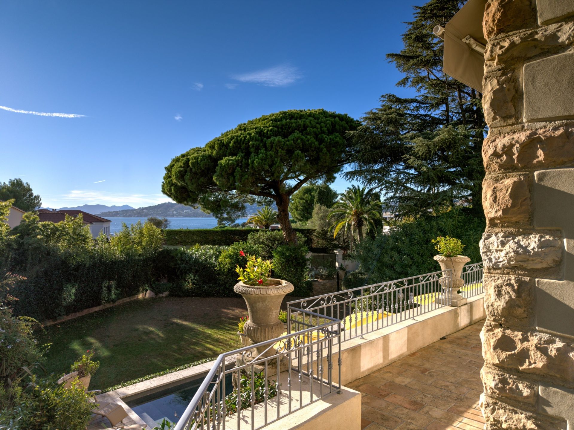 villa 5 Pièces en vente sur CAP D ANTIBES (06160)
