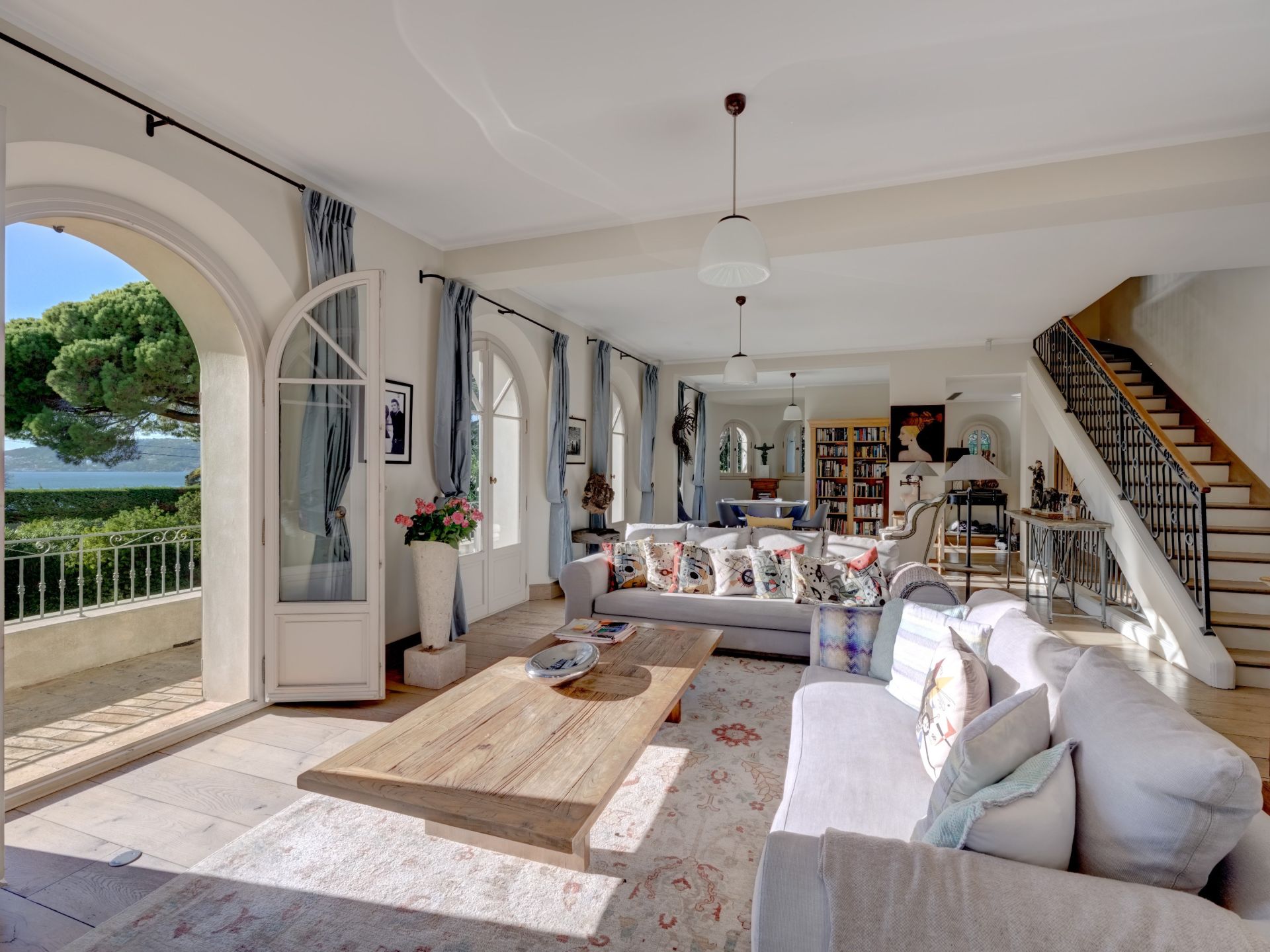 villa 5 Pièces en vente sur CAP D ANTIBES (06160)