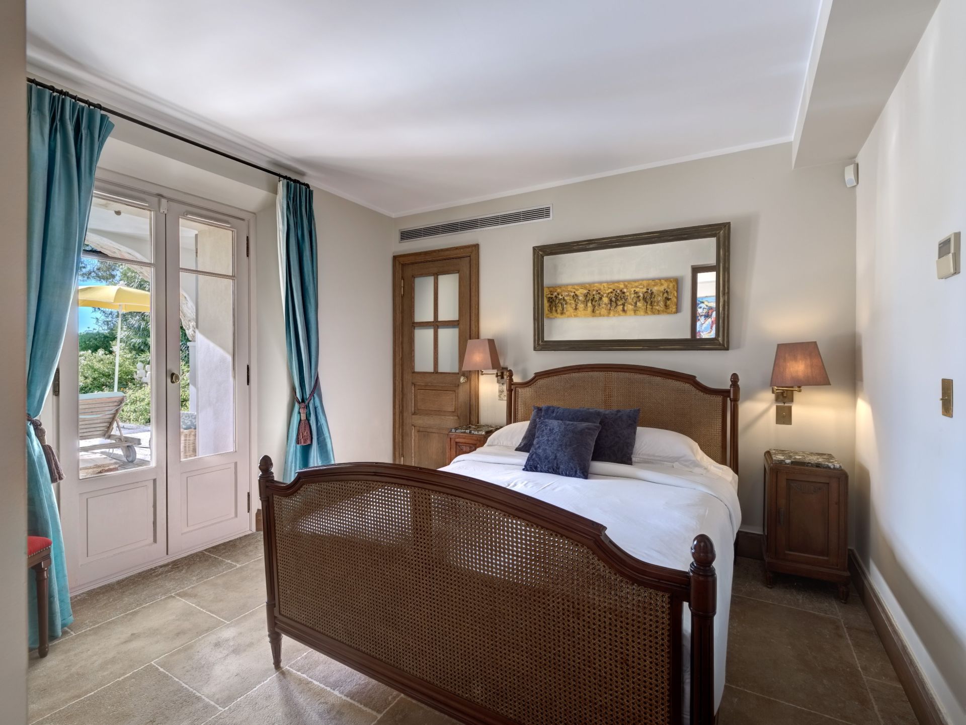 villa 5 Pièces en vente sur CAP D ANTIBES (06160)