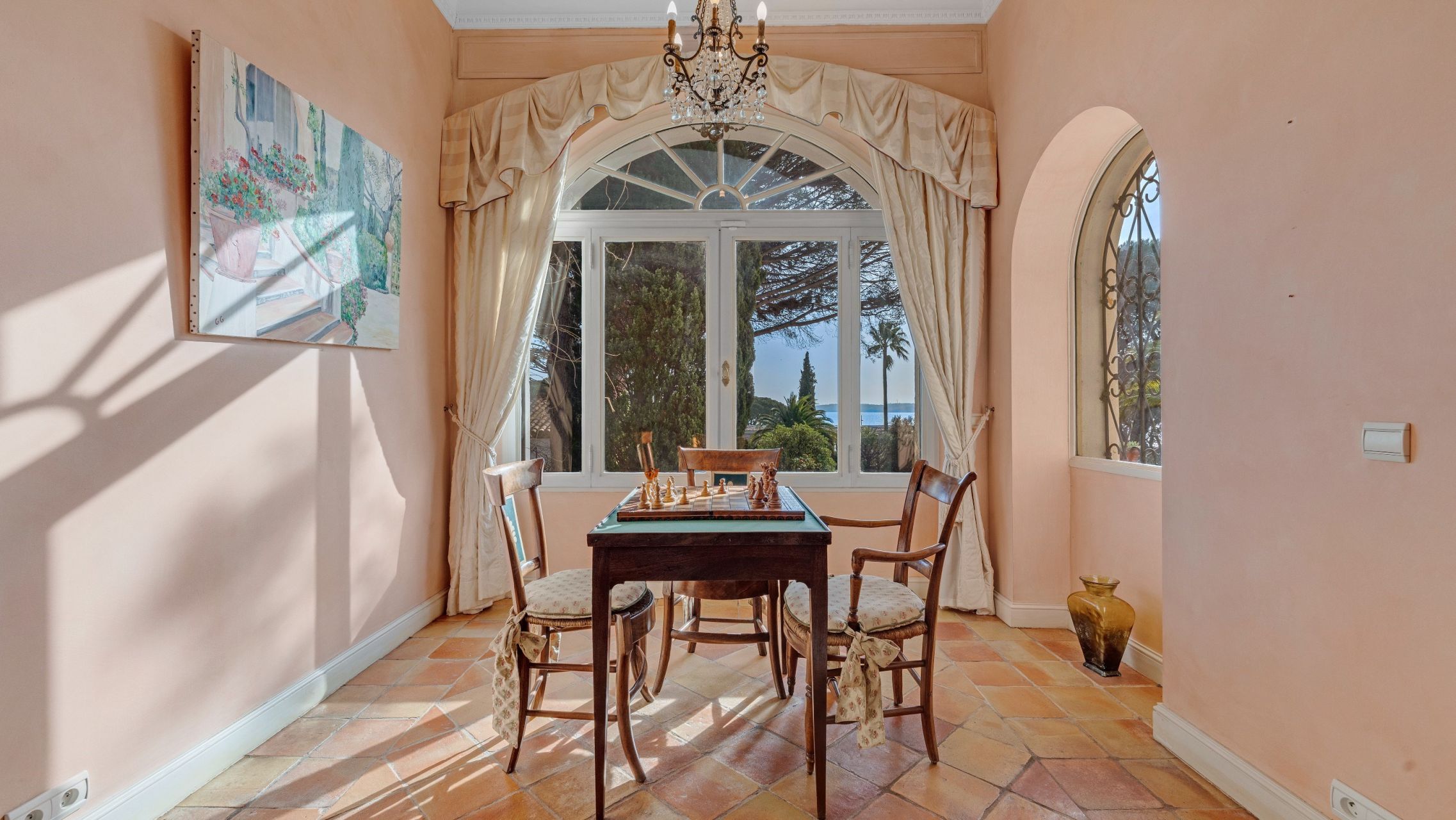 mansion 14 Rooms for sale on STE MAXIME (83120)