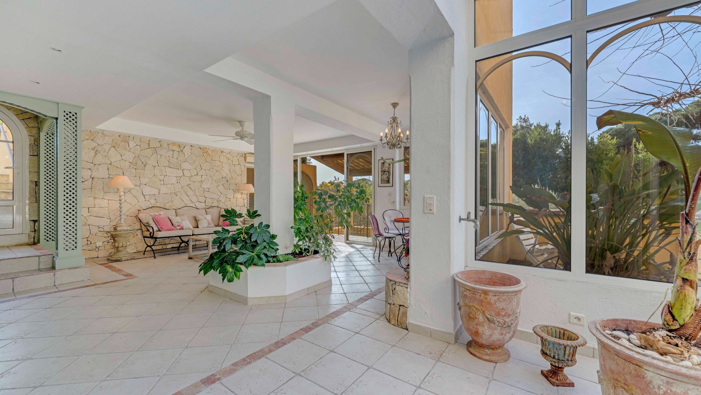 mansion 14 Rooms for sale on STE MAXIME (83120)