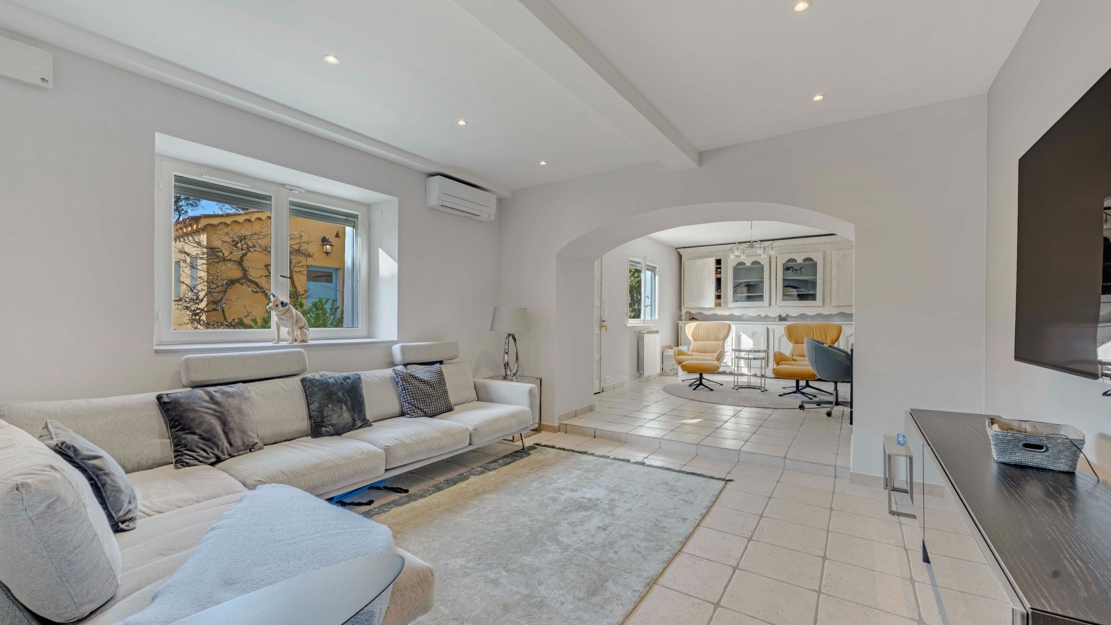 mansion 14 Rooms for sale on STE MAXIME (83120)