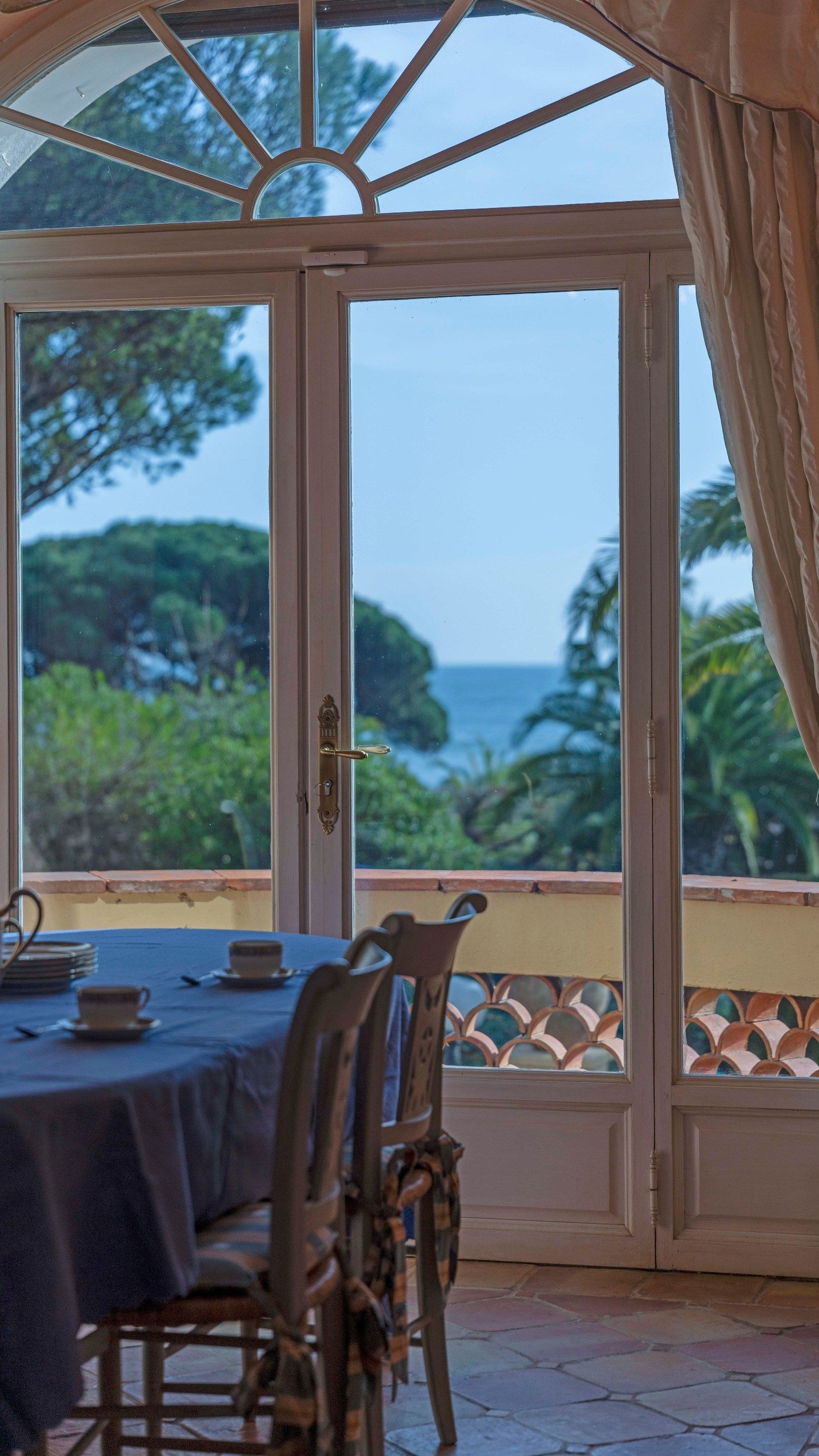 mansion 14 Rooms for sale on STE MAXIME (83120)