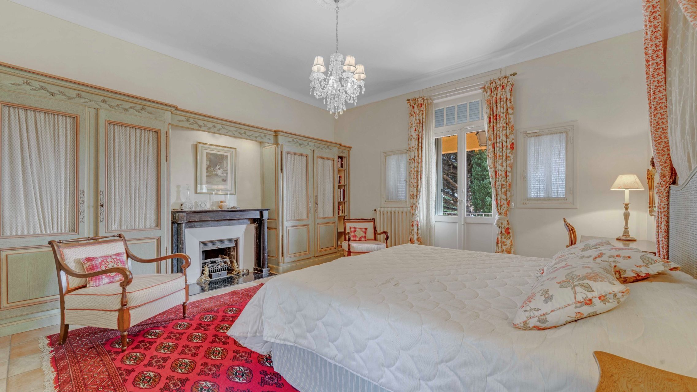 mansion 14 Rooms for sale on STE MAXIME (83120)