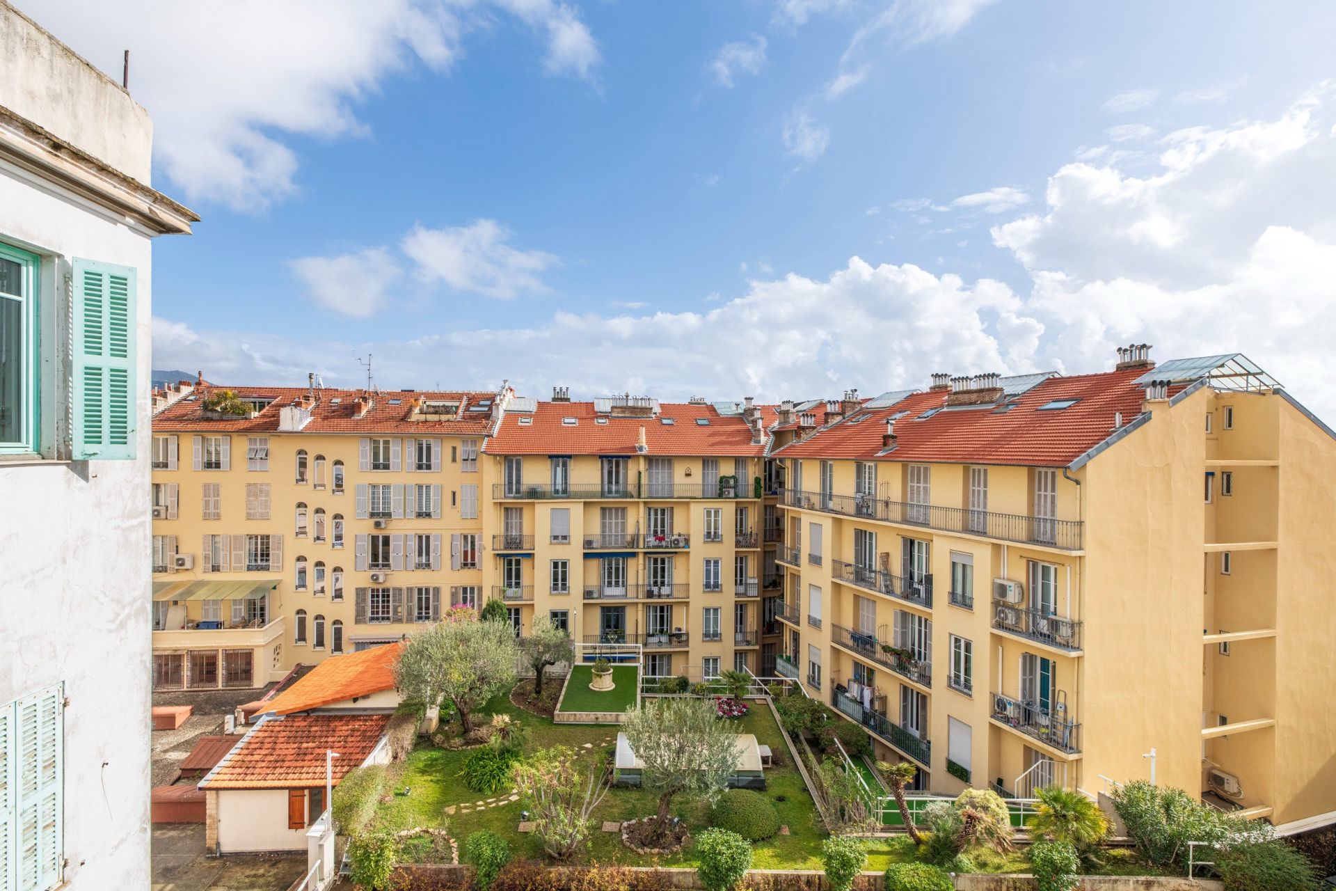 apartment 4 Rooms for sale on NICE (06000)