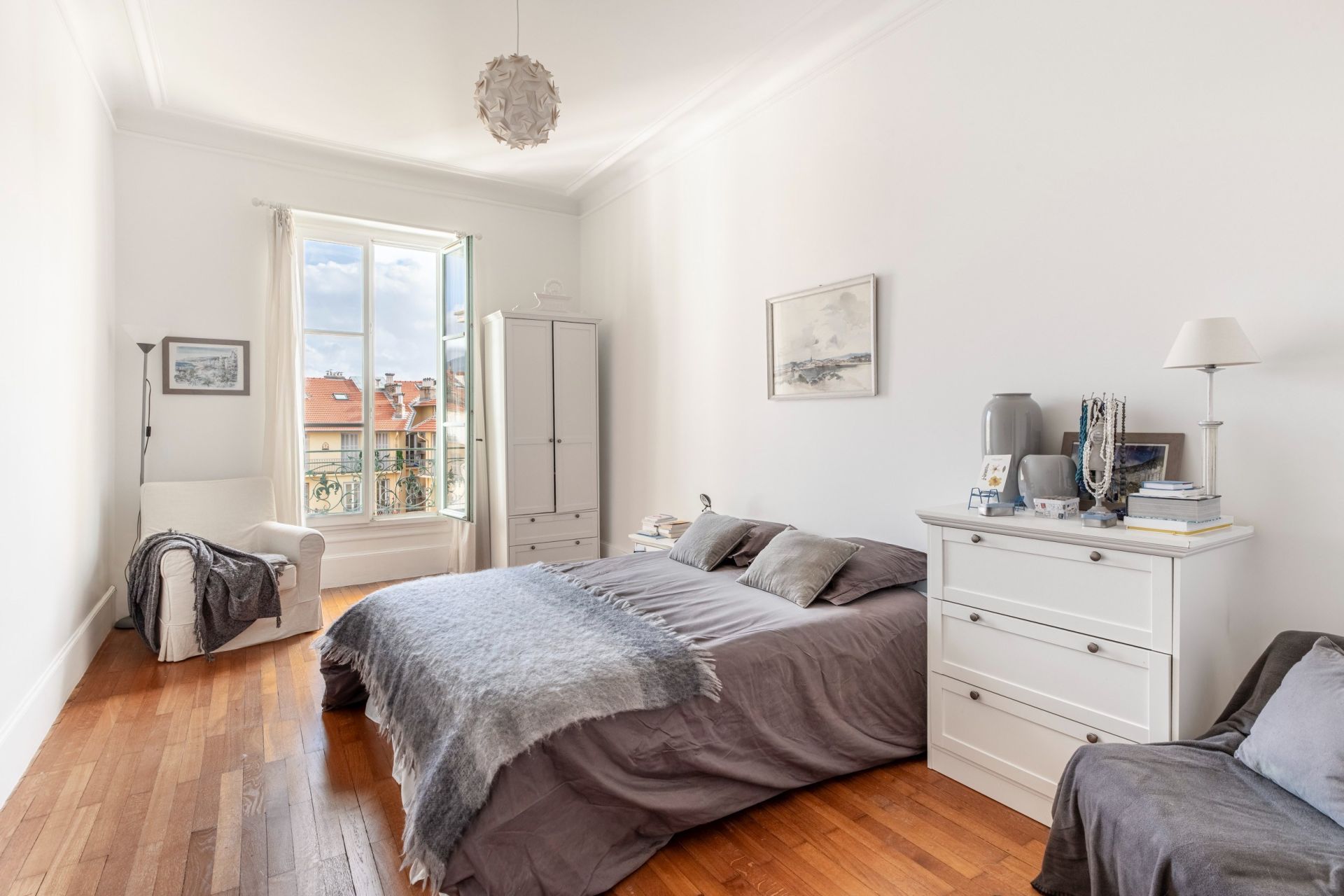 apartment 4 Rooms for sale on NICE (06000)