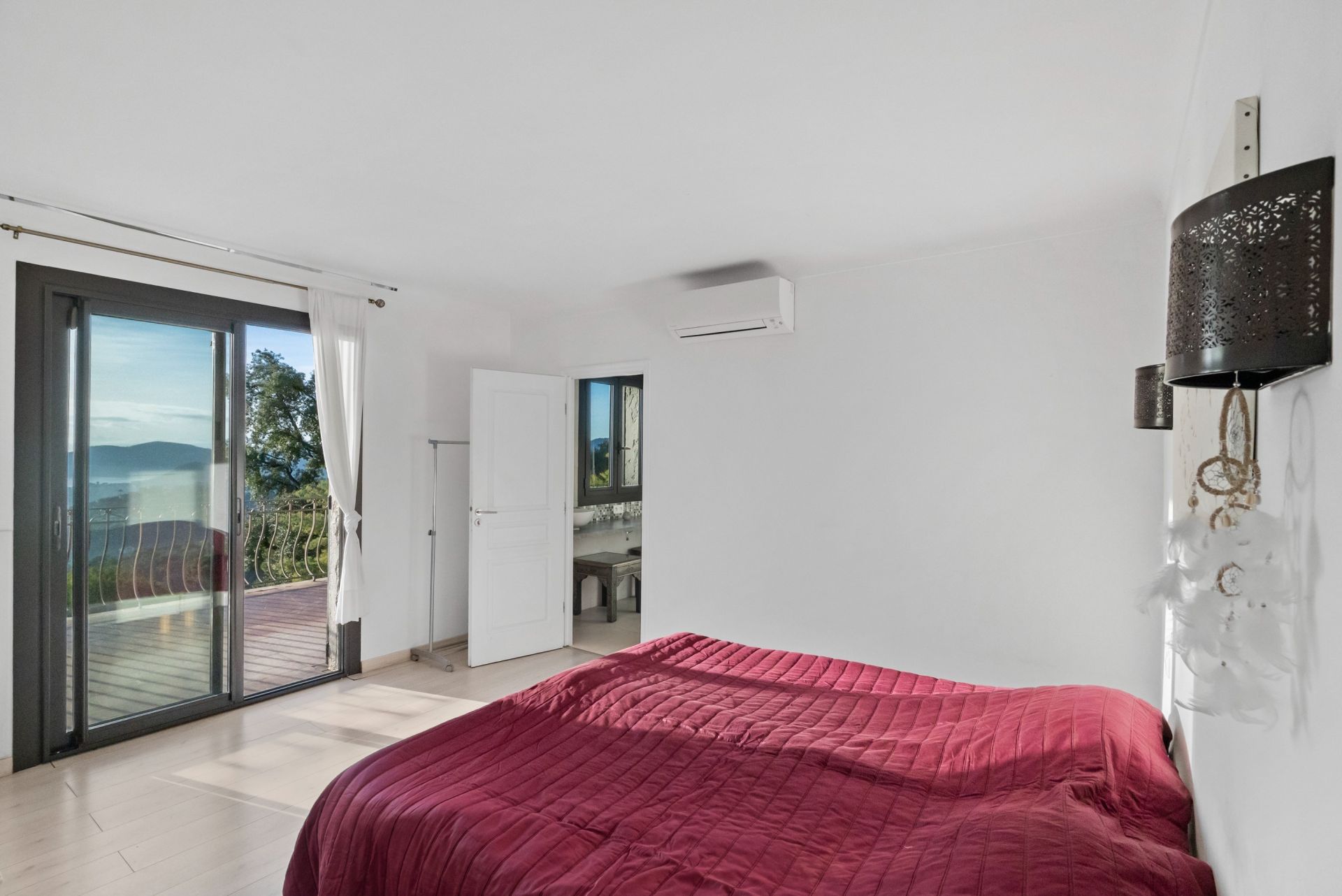 villa 8 Rooms for sale on MANDELIEU LA NAPOULE (06210)