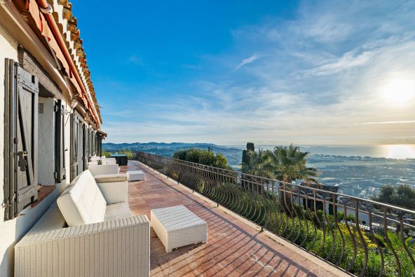 Sale Villa Mandelieu-la-Napoule 8&nbsp;Rooms 265&nbsp;m²