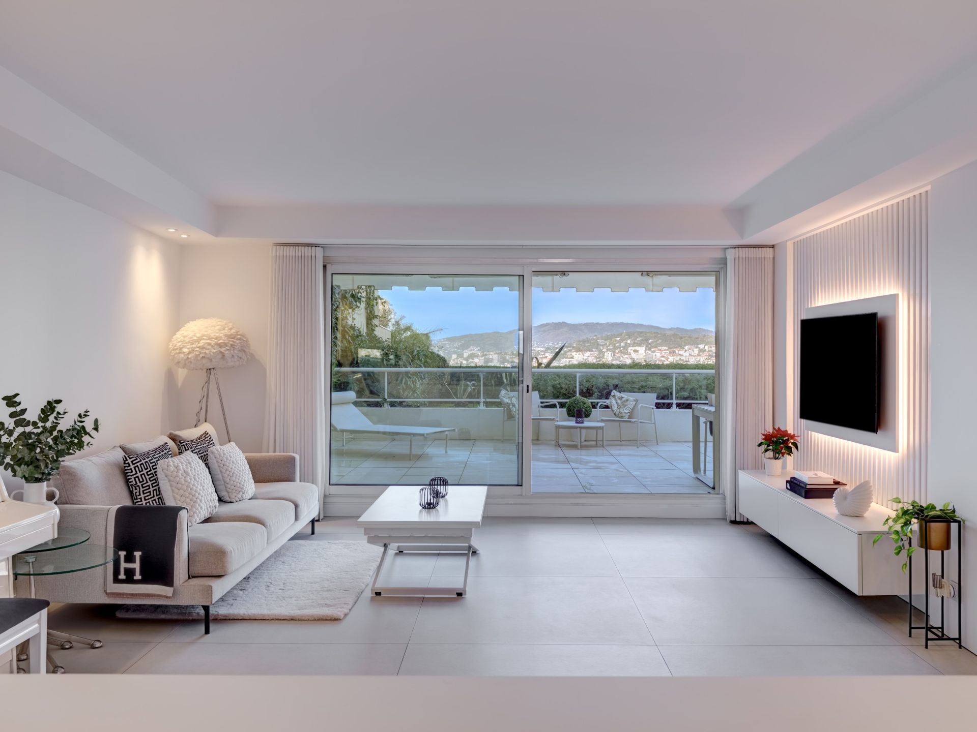 apartment 3 Rooms for sale on CANNES (06400)