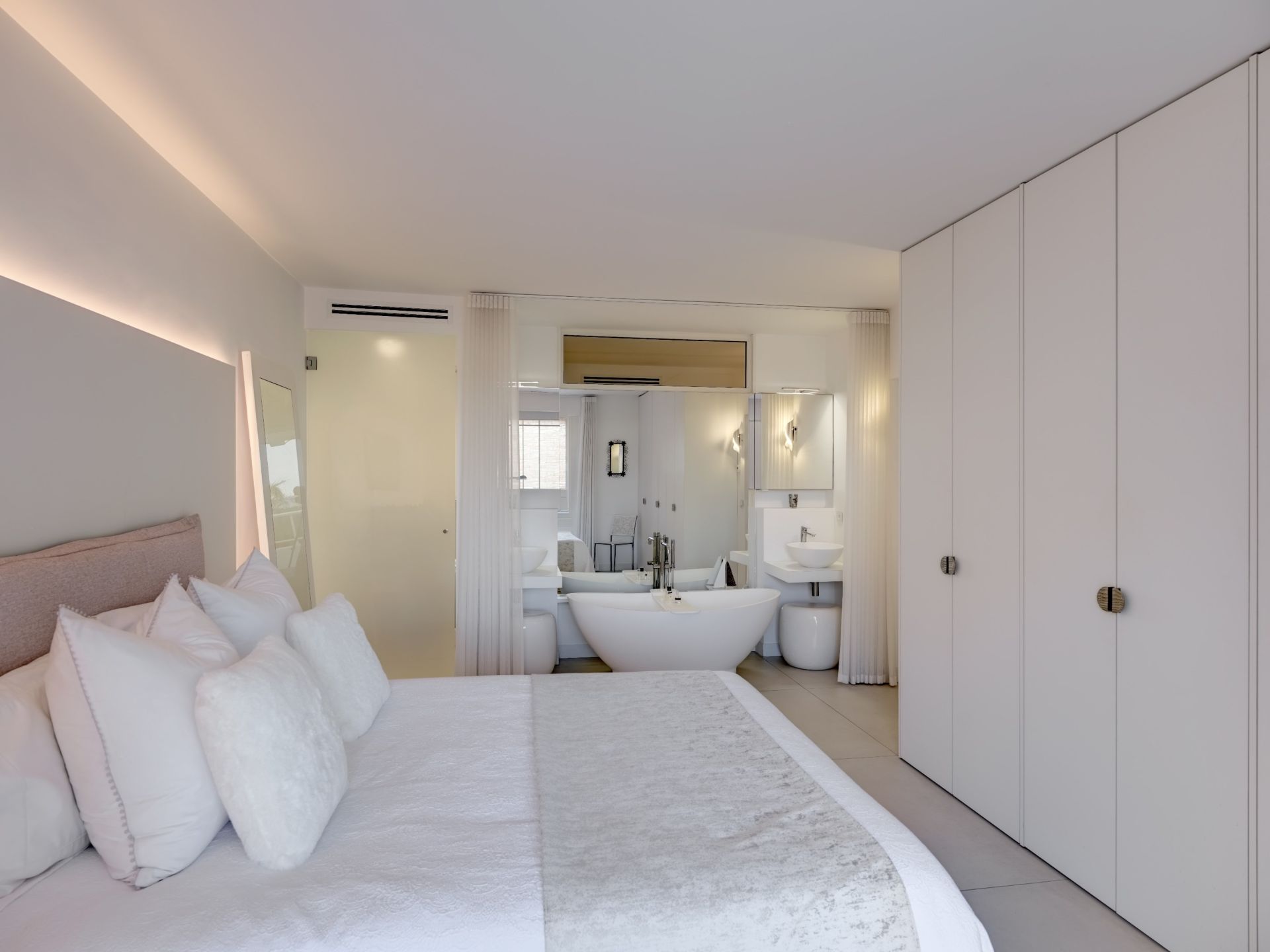 apartment 3 Rooms for sale on CANNES (06400)