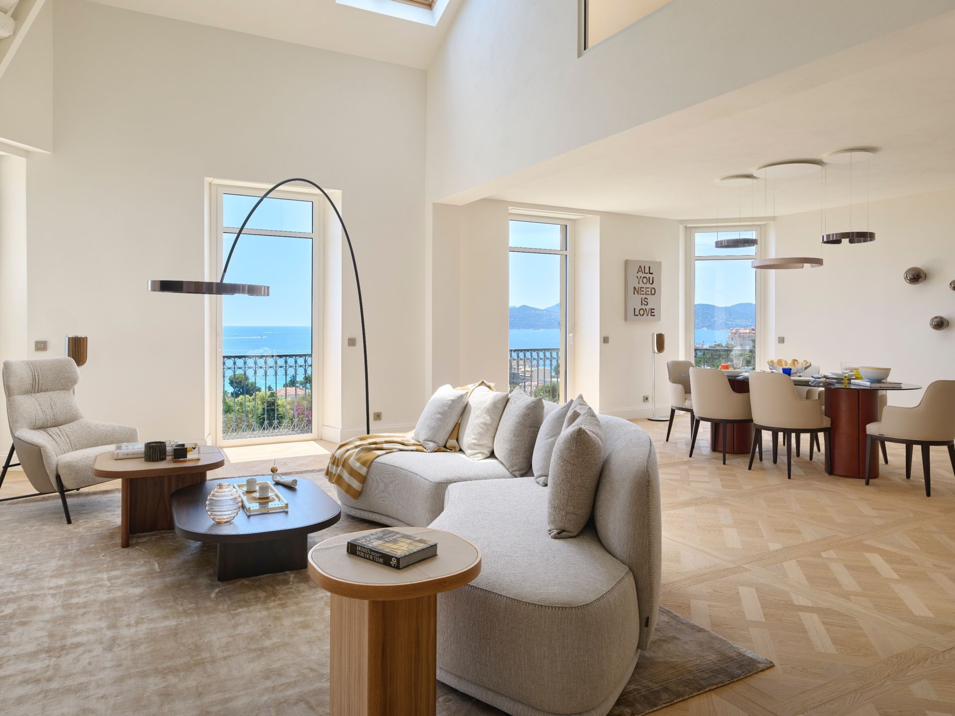 loft 5 Rooms for sale on CANNES (06400)
