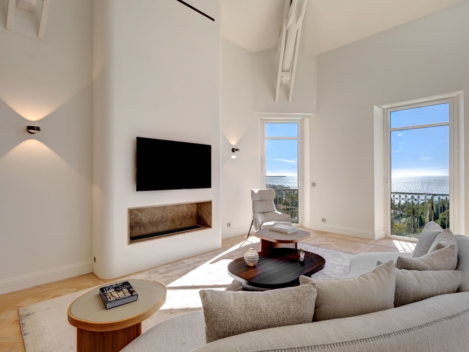 loft 5 Rooms for sale on CANNES (06400)