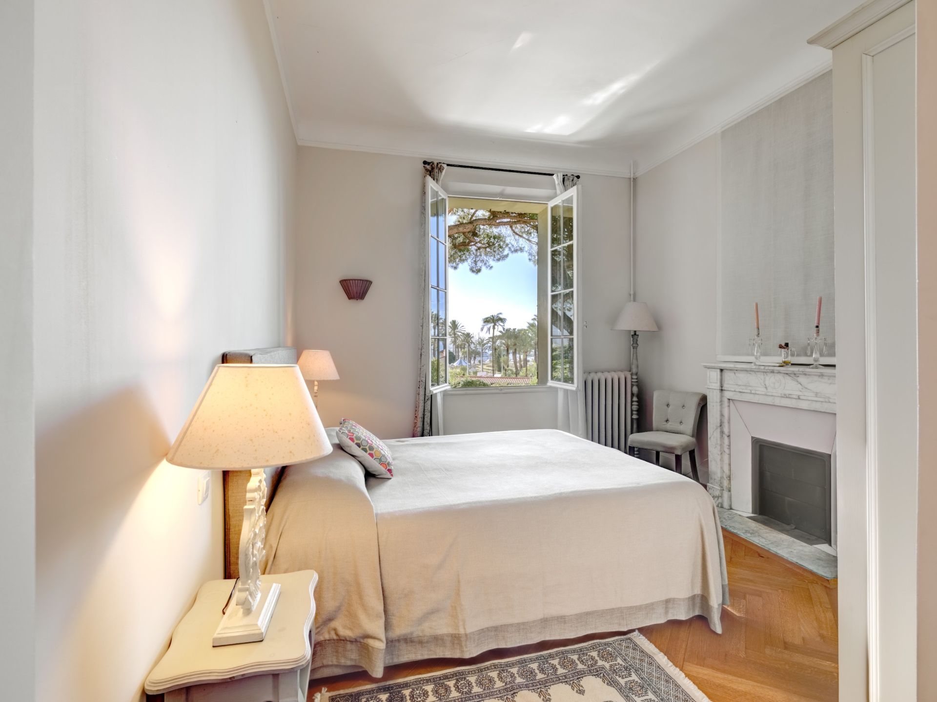 provencal house 7 Rooms for sale on CANNES (06400)