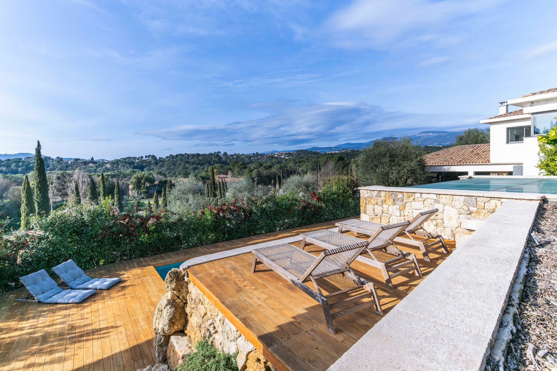 villa 6 Pièces en vente sur MOUGINS (06250)