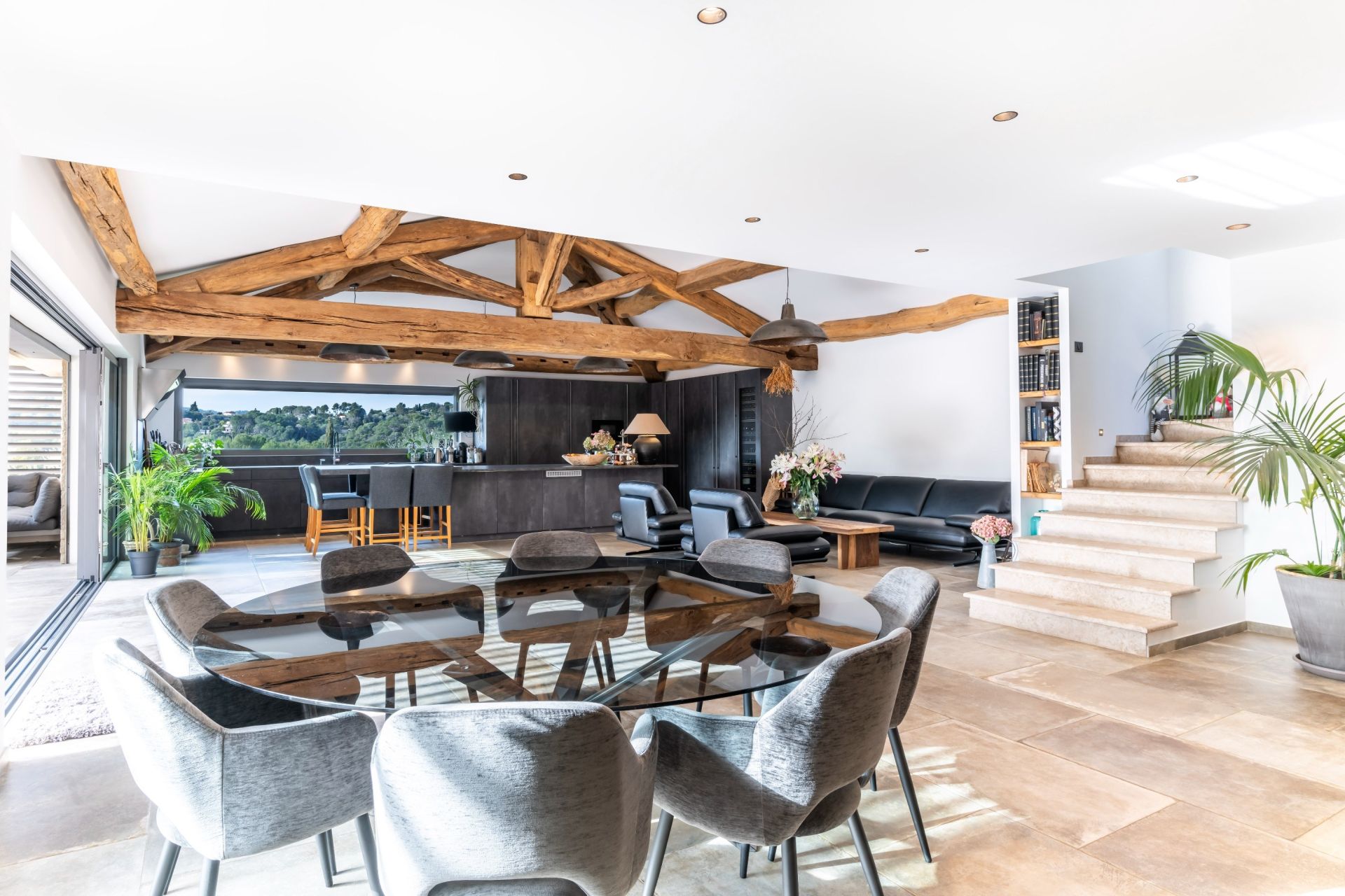 villa 6 Rooms for sale on MOUGINS (06250)