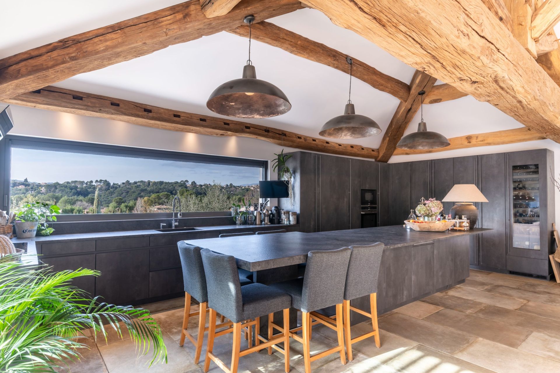 villa 6 Rooms for sale on MOUGINS (06250)