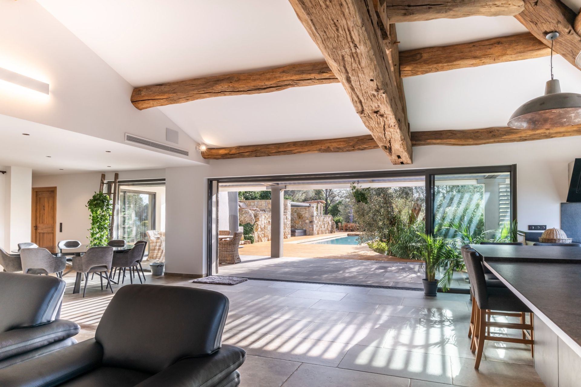 villa 6 Pièces en vente sur MOUGINS (06250)