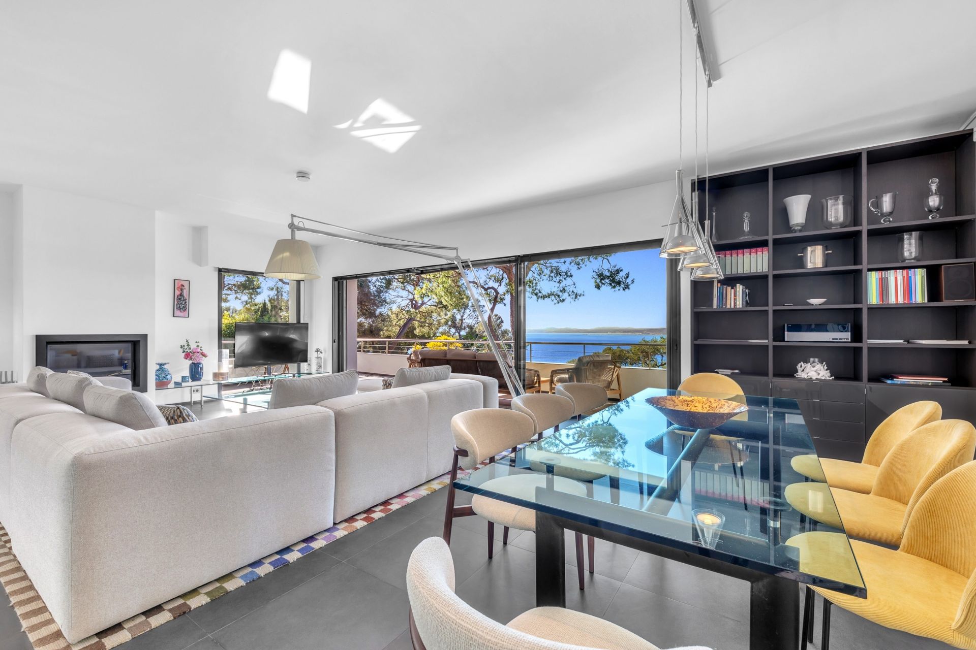 villa 7 Rooms for sale on ST JEAN CAP FERRAT (06230)