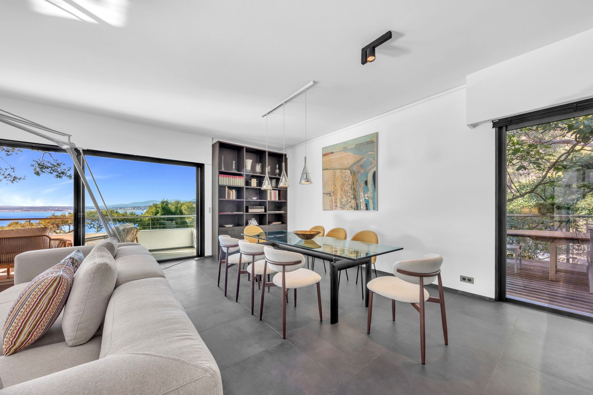 villa 7 Rooms for sale on ST JEAN CAP FERRAT (06230)