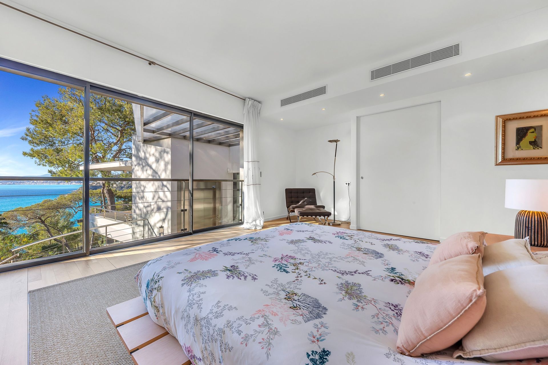 villa 7 Rooms for sale on ST JEAN CAP FERRAT (06230)