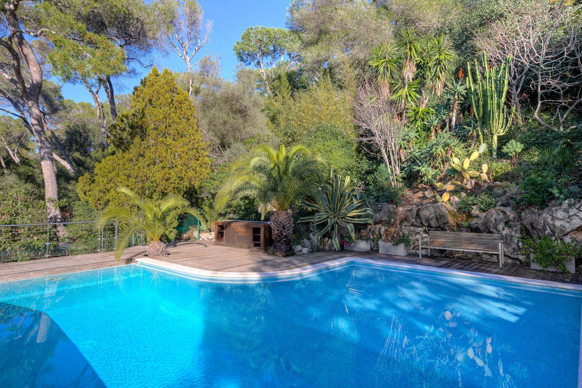 villa 7 Rooms for sale on ST JEAN CAP FERRAT (06230)