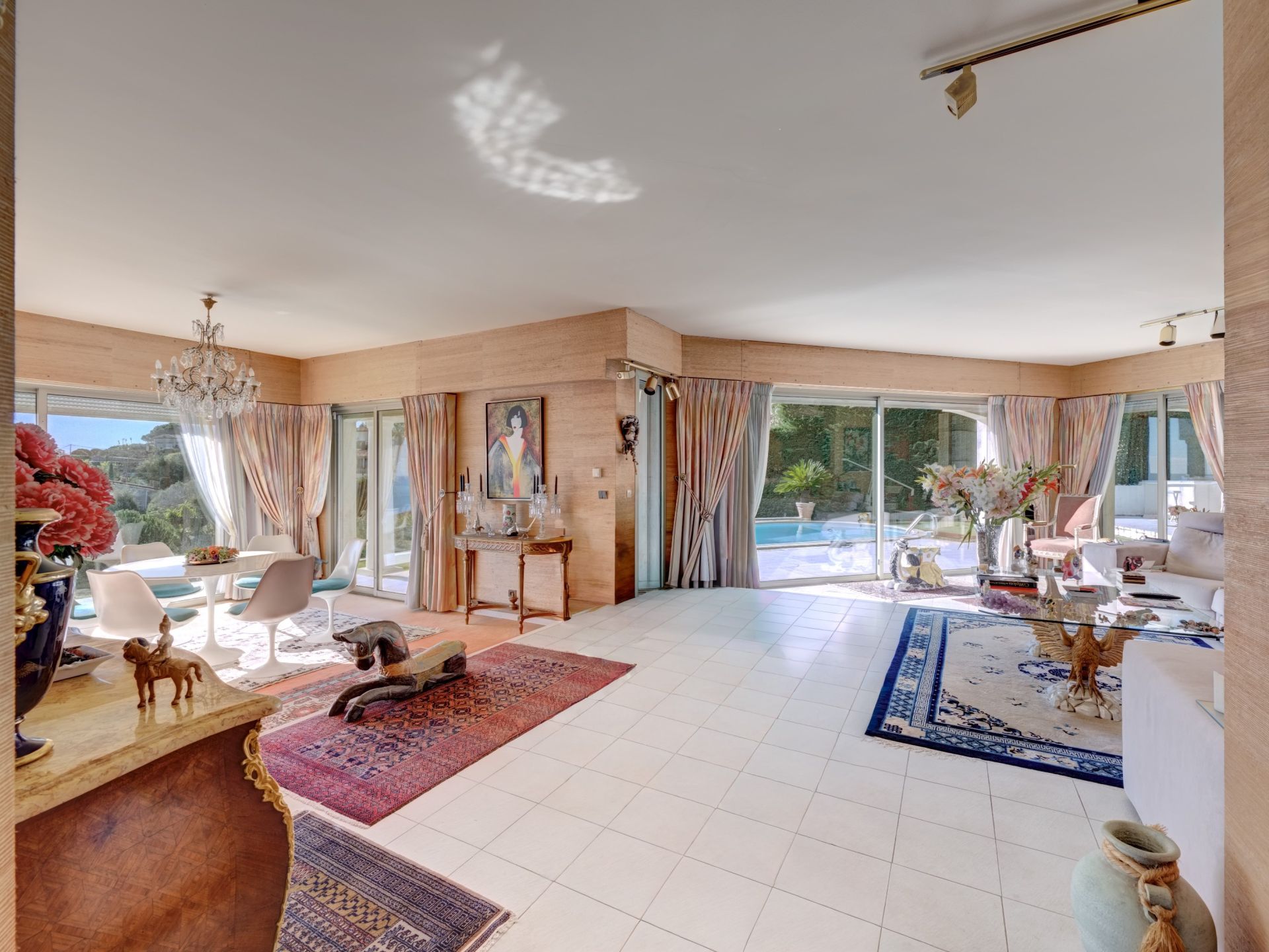 villa 5 Pièces en vente sur VALLAURIS (06220)