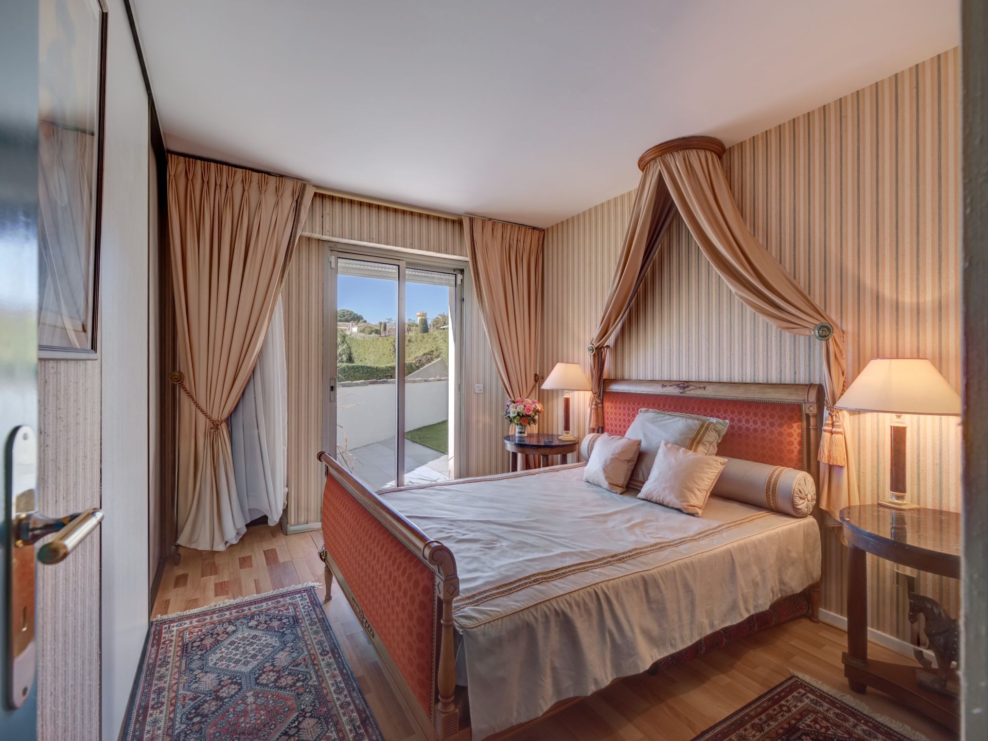 villa 5 Pièces en vente sur VALLAURIS (06220)