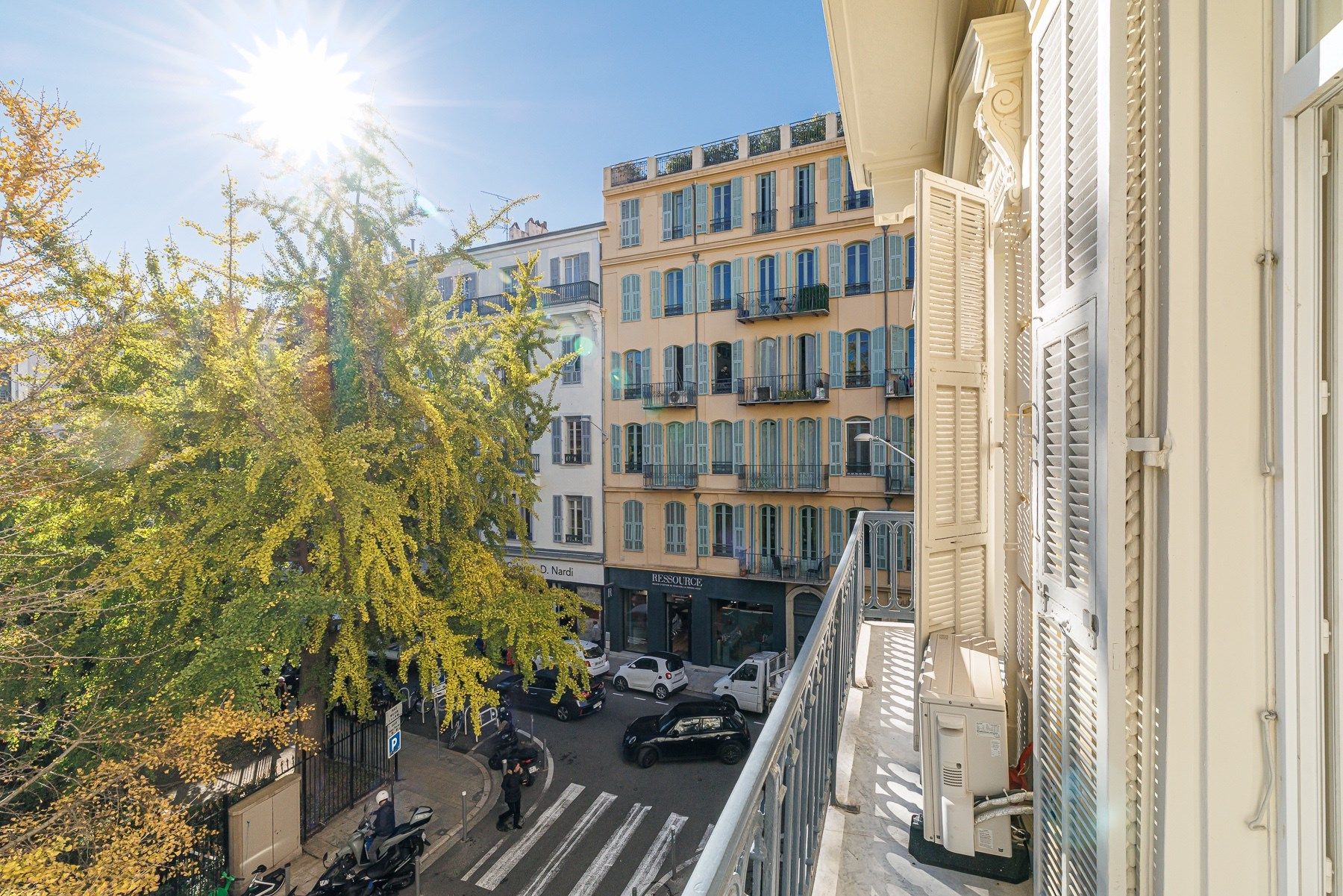 apartment 5 Rooms for sale on NICE (06000)