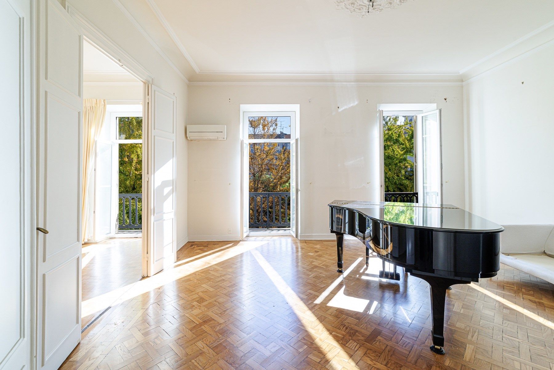 apartment 5 Rooms for sale on NICE (06000)