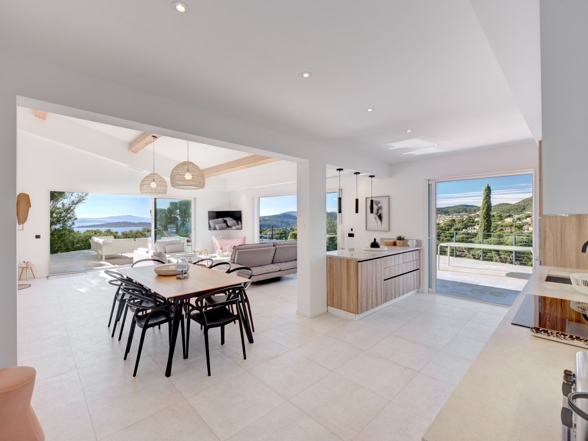 villa 8 Pièces en vente sur LES ISSAMBRES (83380)