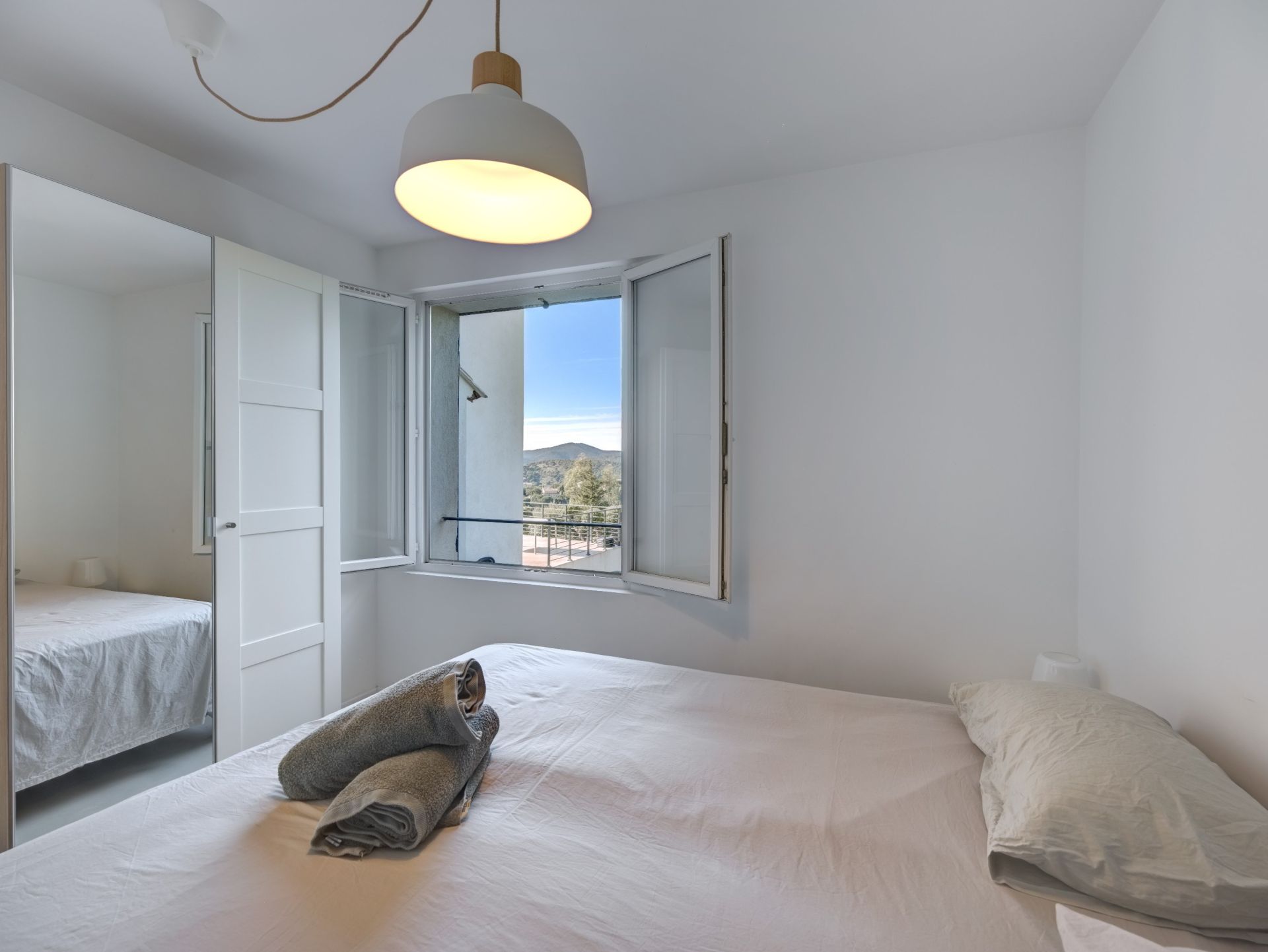 villa 8 Pièces en vente sur LES ISSAMBRES (83380)