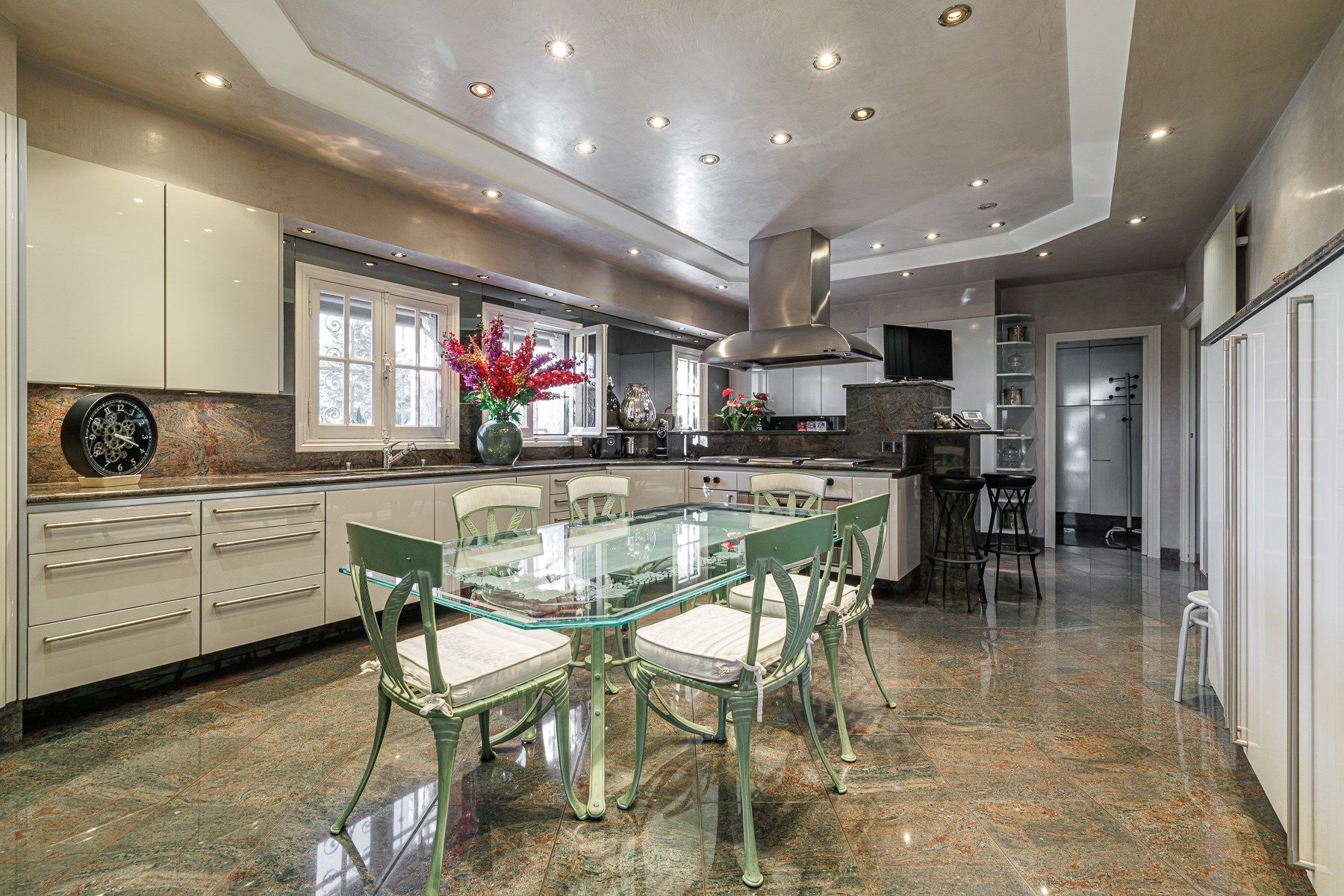 villa 8 Pièces en vente sur NICE (06200)